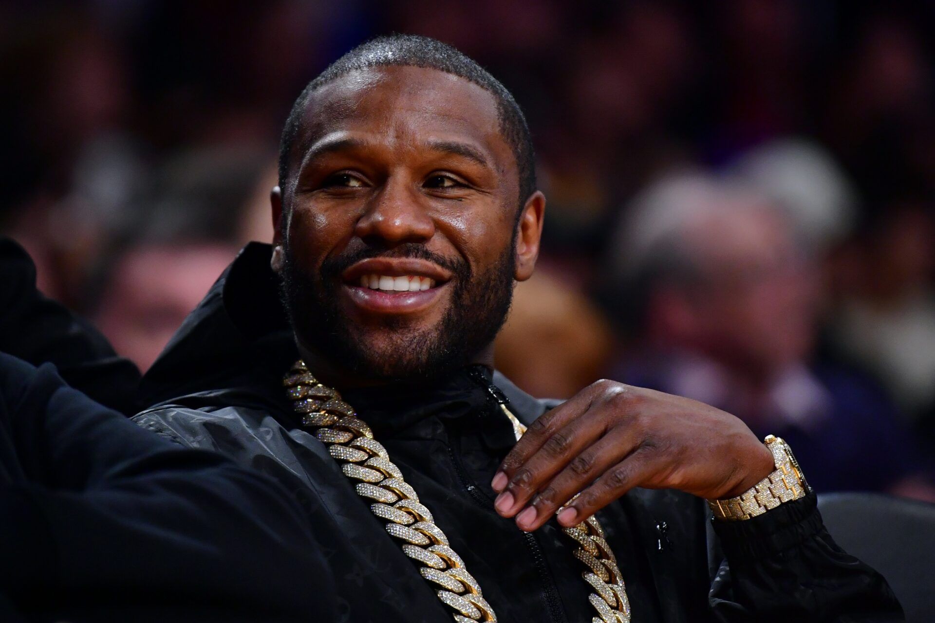 American boxer Floyd Mayweather attends the game between the Los Angeles Lakers and the Oklahoma City Thunder in the first half at Crypto.com Arena.