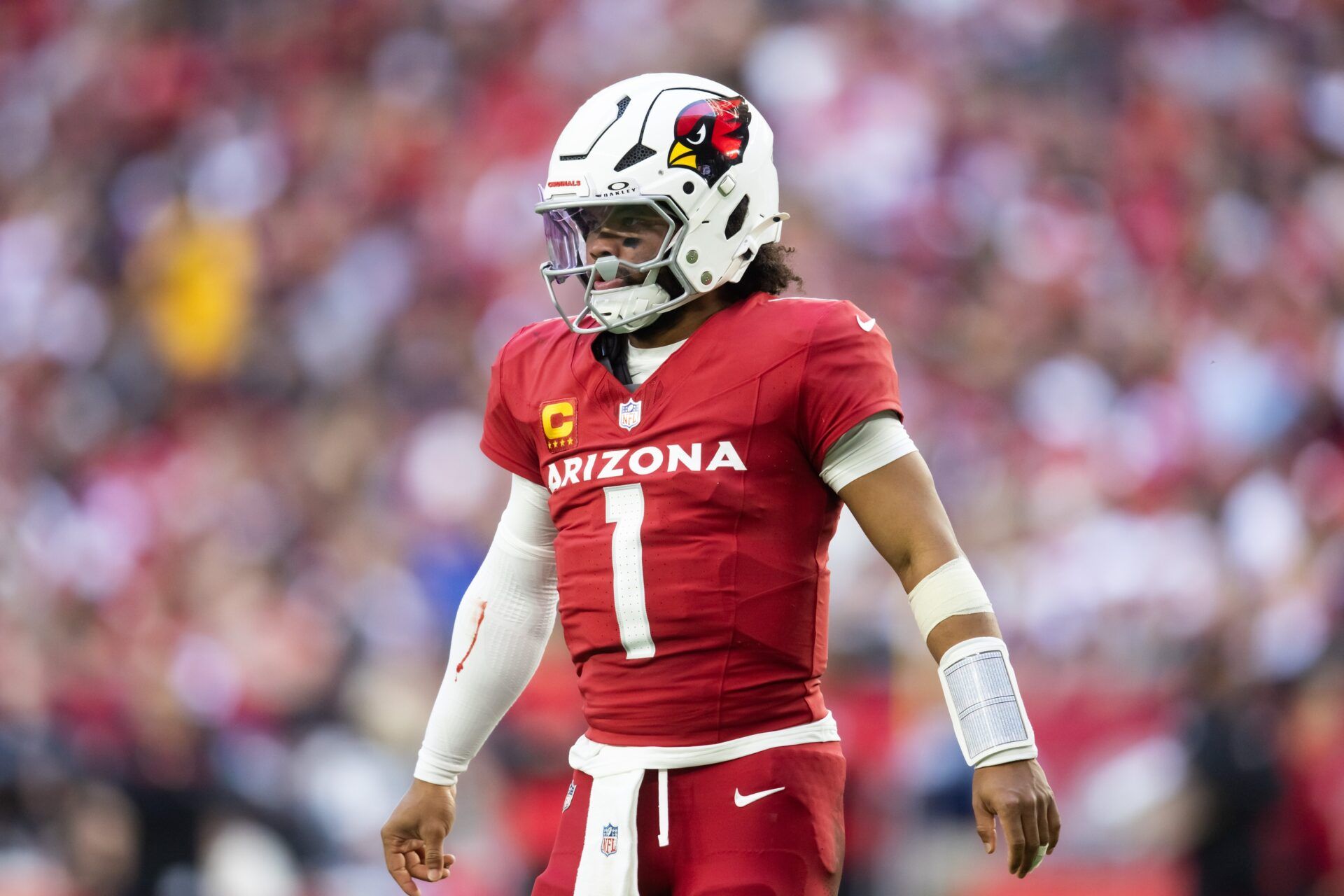 Arizona Cardinals quarterback Kyler Murray (1) against the San Francisco 49ers at State Farm Stadium.