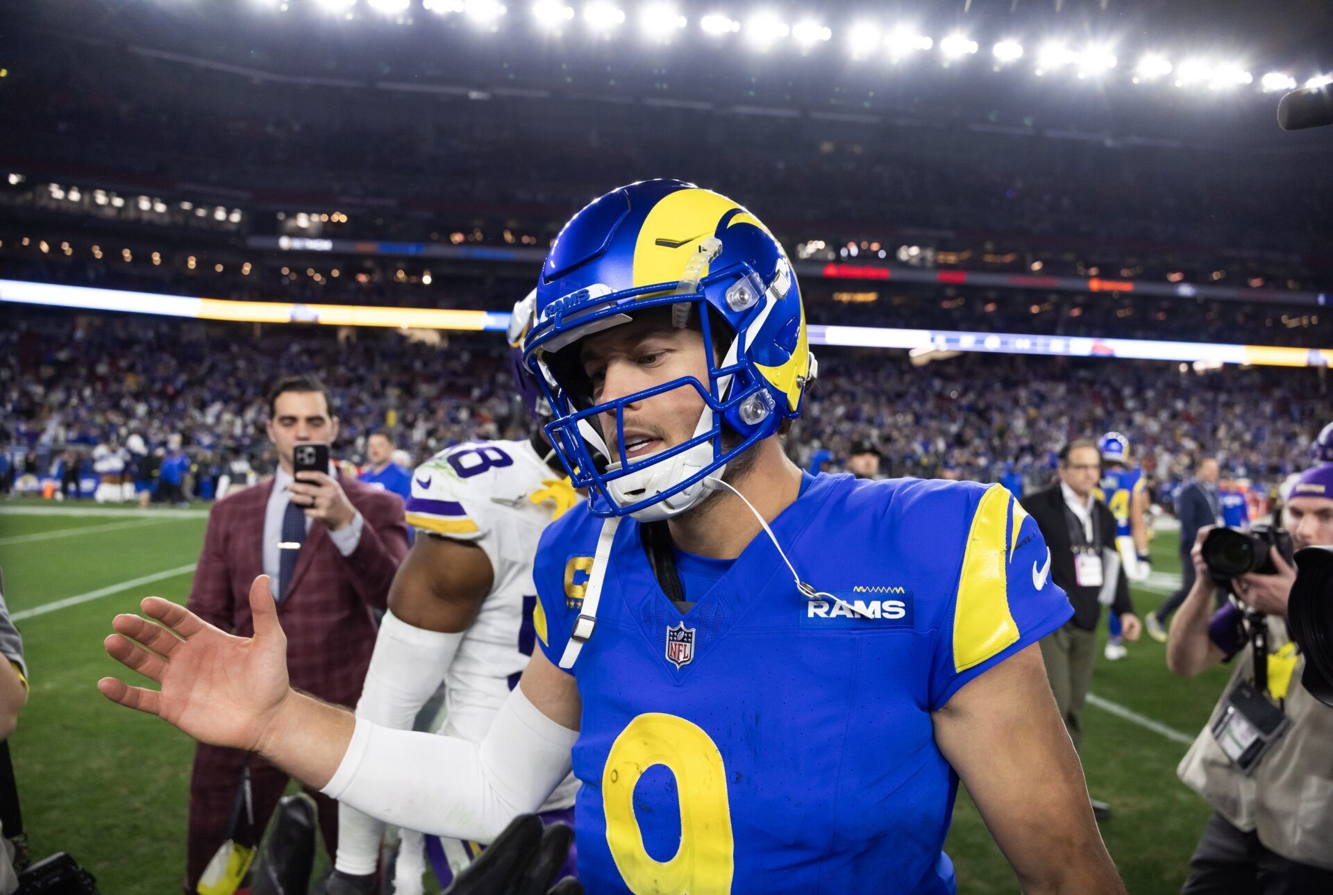 Los Angeles Rams quarterback Matthew Stafford (9) against the Minnesota Vikings during an NFC wild card game at State Farm Stadium.