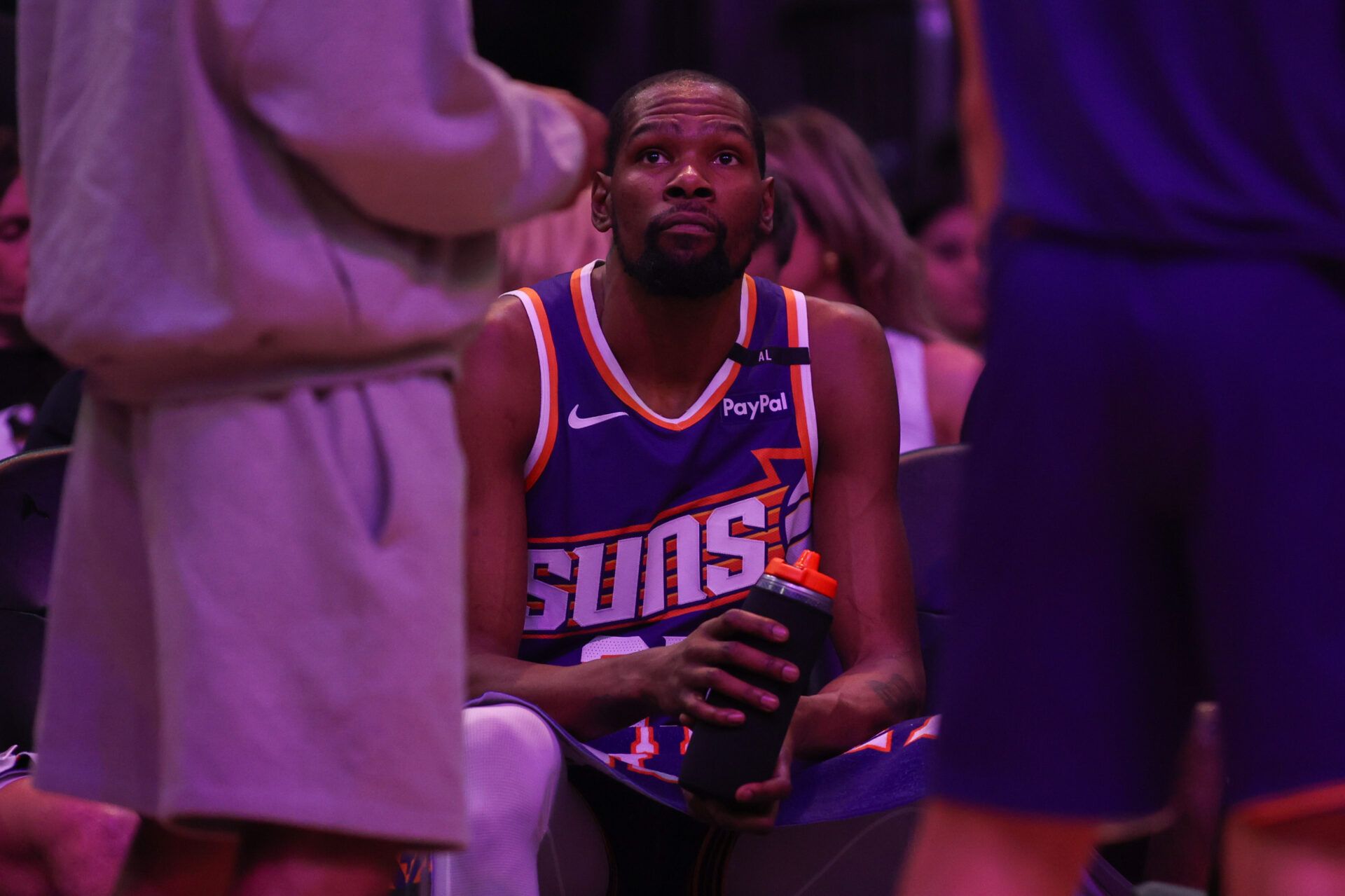 Feb 27, 2025; Phoenix, Arizona, USA; Phoenix Suns forward Kevin Durant (35) in a huddle during a timeout against the New Orleans Pelicans in the fourth quarter at Footprint Center. Mandatory Credit: Brett Davis-Imagn Images