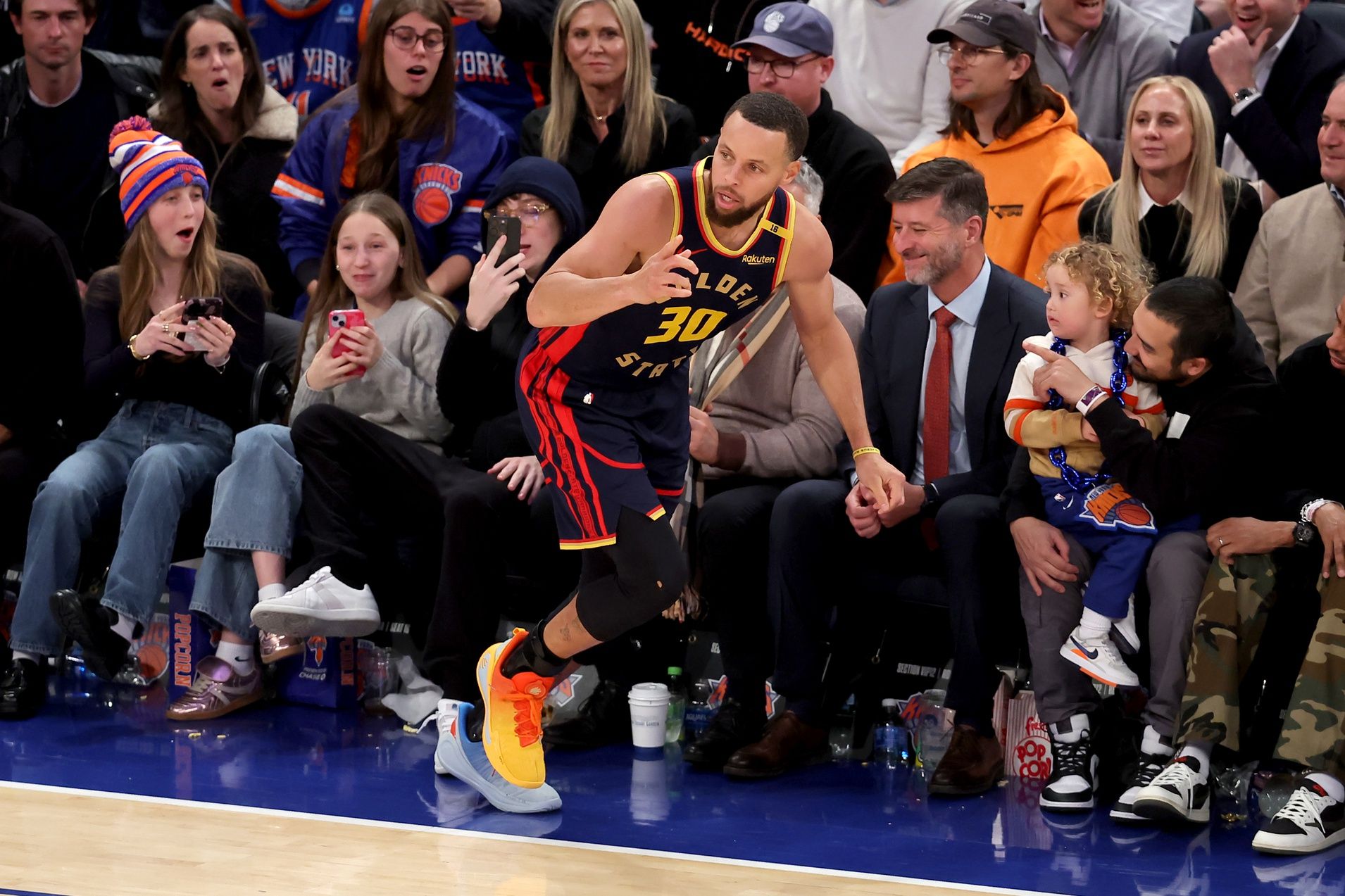Stephen Curry Shares Heartfelt Message for Electrifying New York Crowd as Historic MSG Run Continues