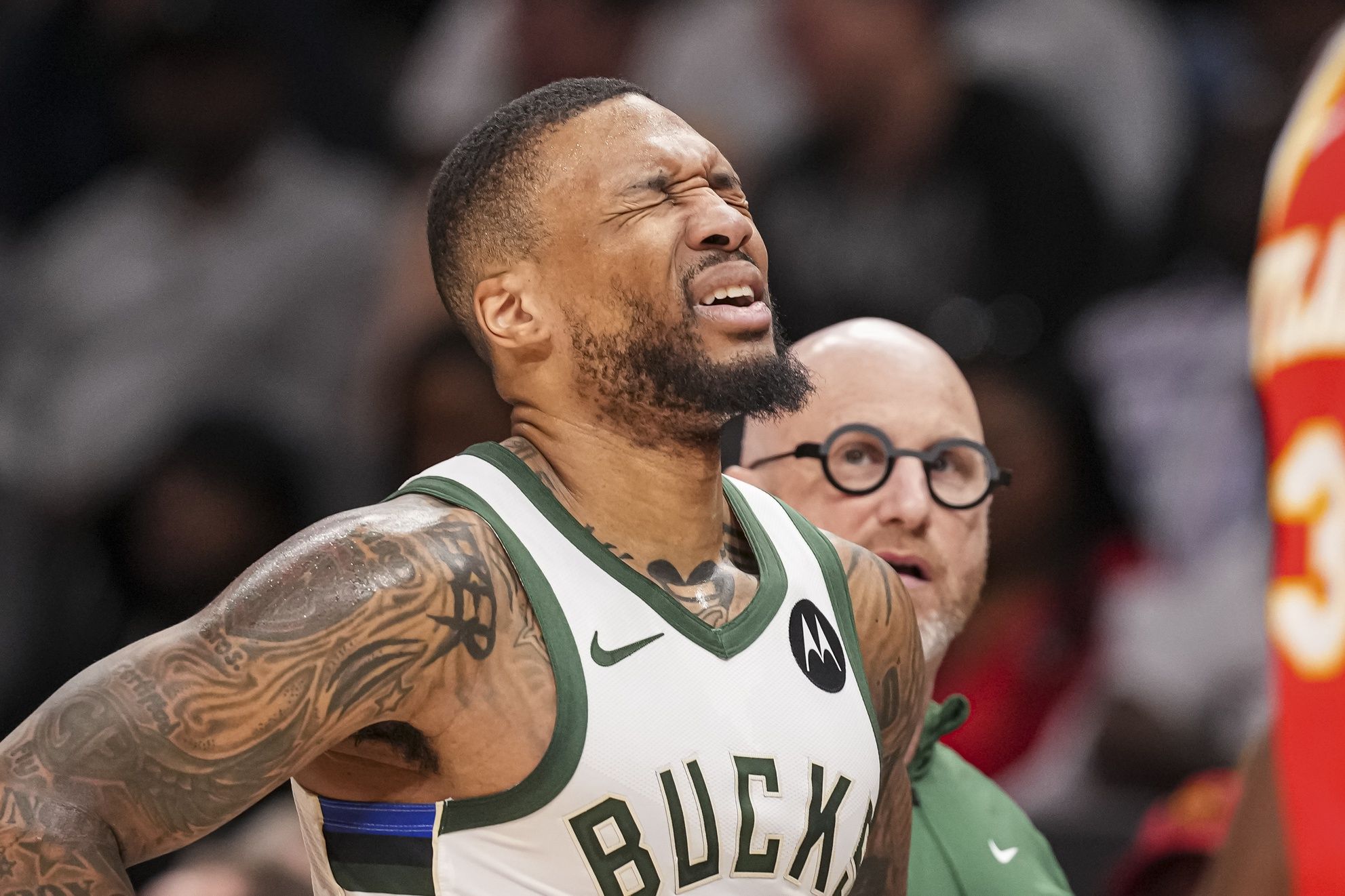 What Happened to Damian Lillard's Eye? Bucks Star Breaks Silence on Ugly  Incident Against Hawks Center, image size:1983x1322
