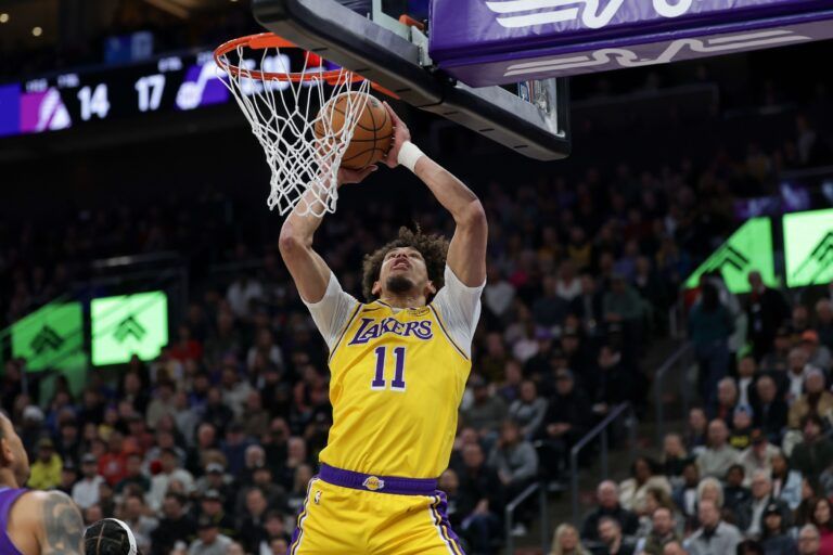 Los Angeles Lakers center Jaxson Hayes (11) scores during the first quarter against the Utah Jazz at Delta Center.