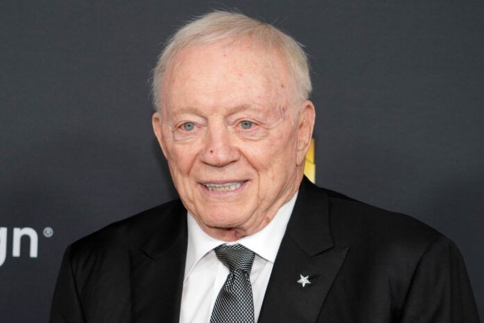 ‘Incompetent’ — Cowboys Fans Furious With Jerry Jones After He Reveals Dallas Won’t Be Aggressive in Free Agency