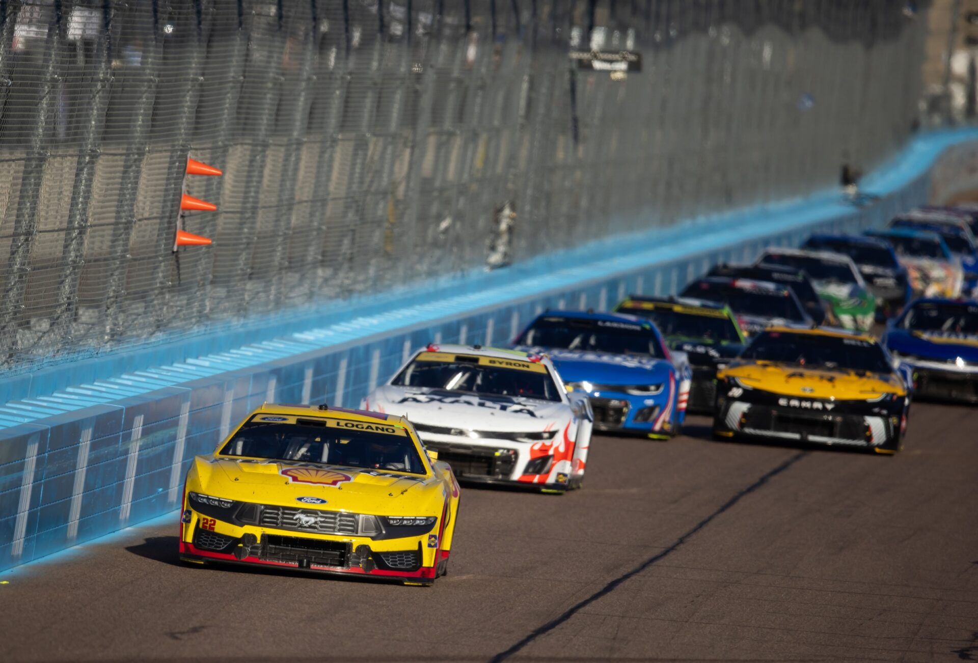 NASCAR Insider Issues Warning With Phoenix Race Under Threat