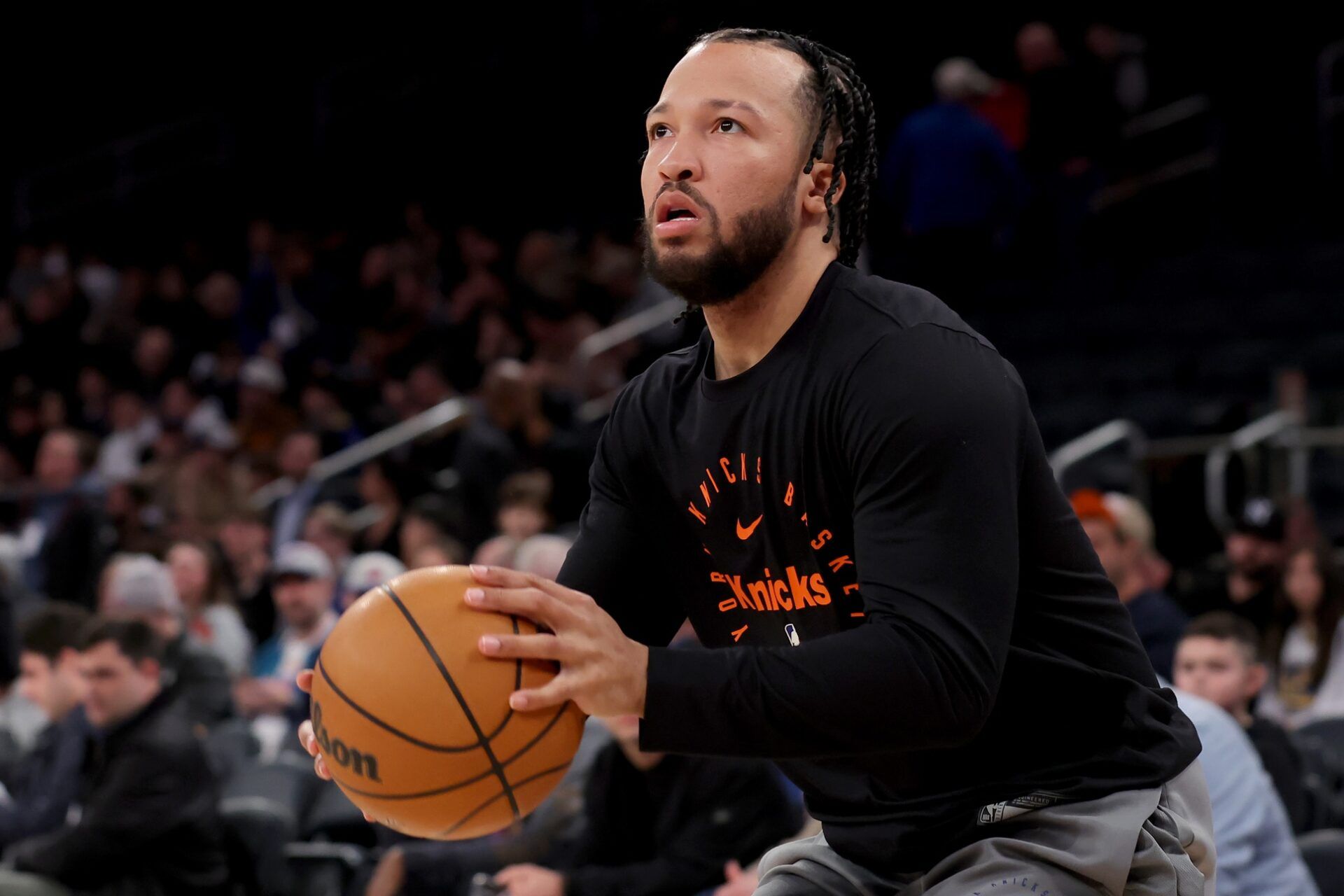 New York Knicks guard Jalen Brunson (11) warms up before a game against the Golden State Warriors at Madison Square Garden.