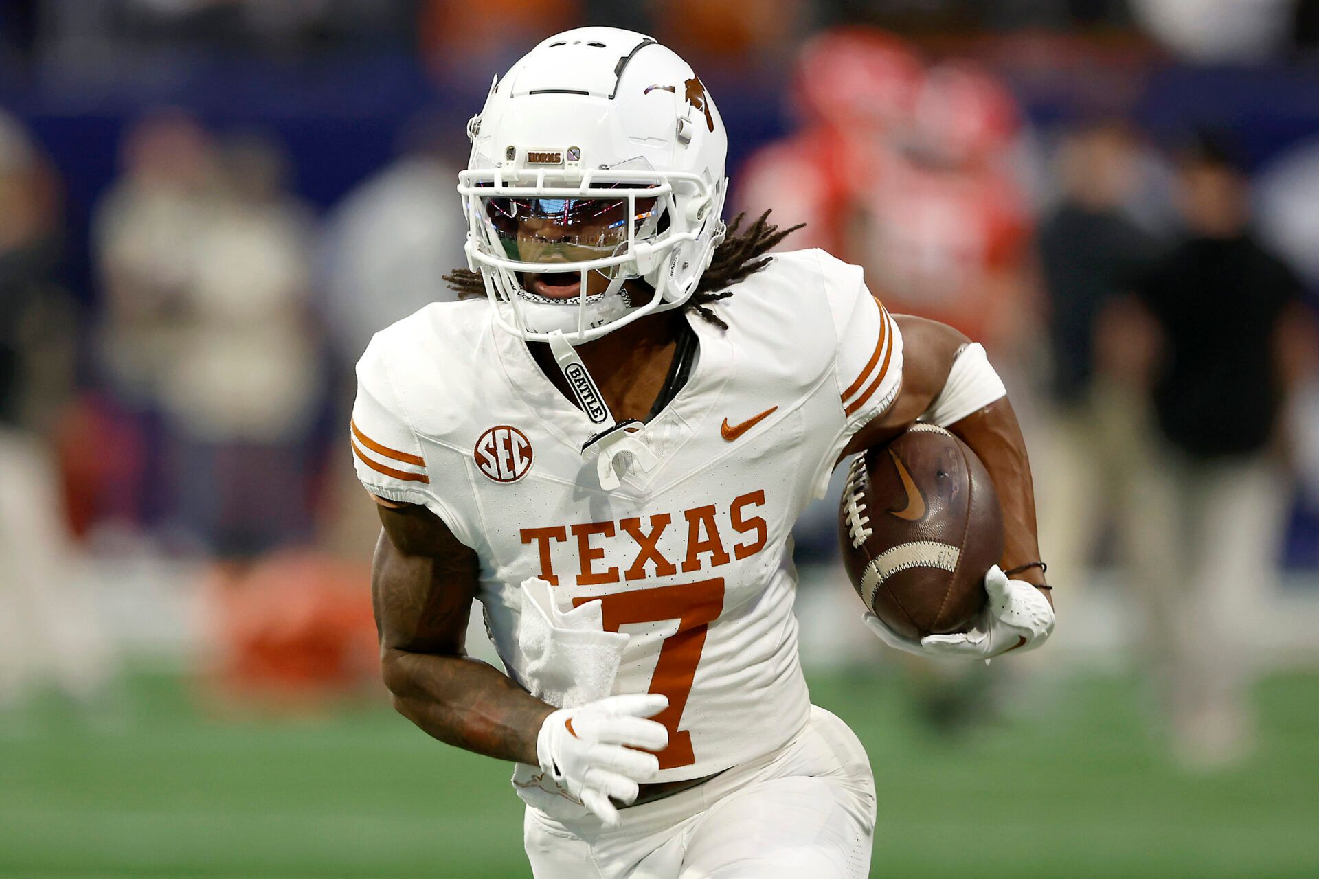 ATLANTA, GEORGIA - DECEMBER 07: Isaiah Bond #7 of the Texas Longhorns warms up prior to the 2024 SEC Championship against the Georgia Bulldogs at Mercedes-Benz Stadium on December 07, 2024 in Atlanta, Georgia. (Photo by Butch Dill/Getty Images)