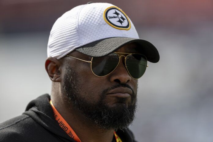 8, 2025; Mobile, AL, USA; Pittsburgh Steelers head coach Mike Tomlin visits the field during Senior Bowl practice for the American team at Hancock Whitney Stadium.