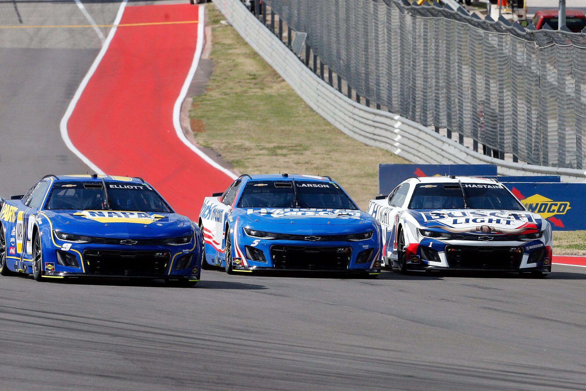 Ross Chastain admitted fault for a fiery COTA clash with Chase Elliott. Discover how the fallout could reshape their rivalry and NASCAR’s drama-filled season.