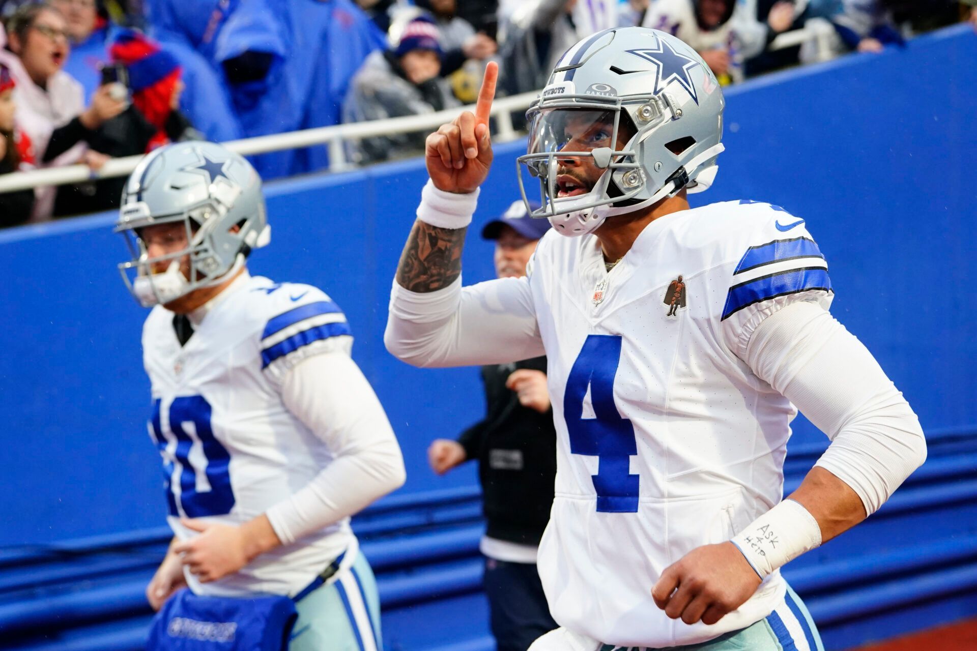 One former NFL QB highlighted two quarterbacks in this year's NFL Draft that Dallas can look to as a potential backup for Dak Prescott.