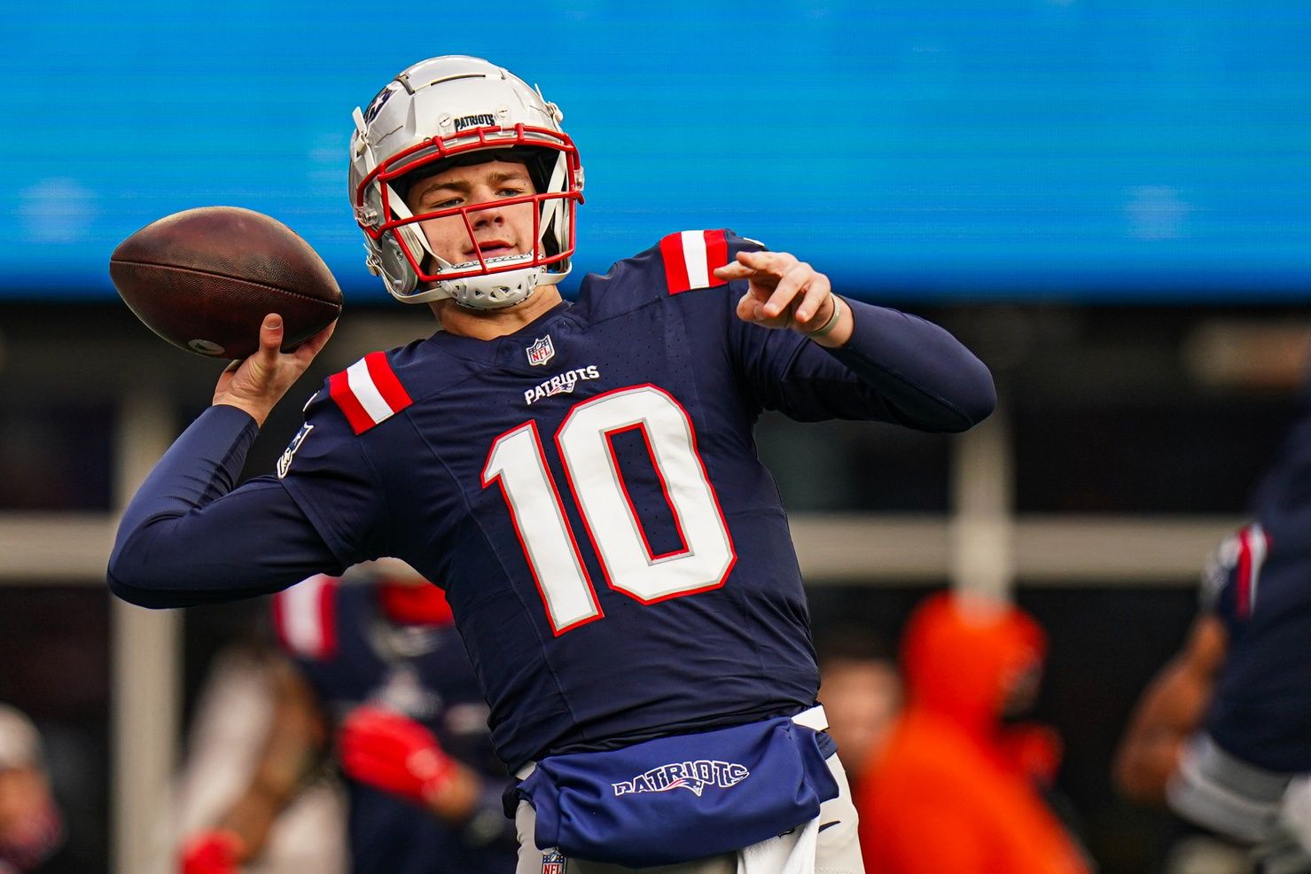 New England Patriots quarterback Drake Maye (10) warms up before the start of the game against the Buffalo Bills at Gillette Stadium.