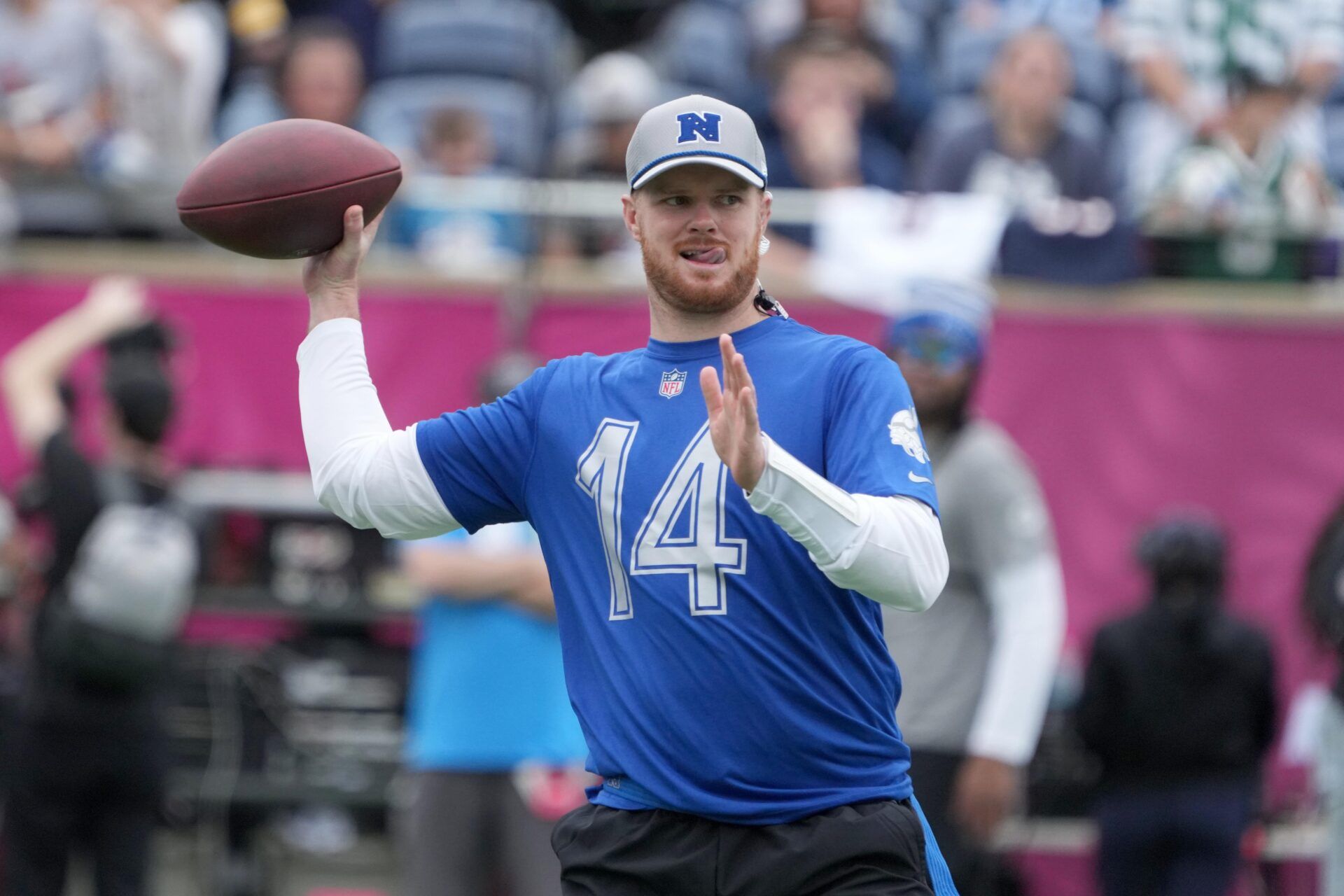 Minnesota Vikings quarterback Sam Darnold (14) throws the ball during NFC Practice for the Pro Bowl Games at Camping World Stadium.