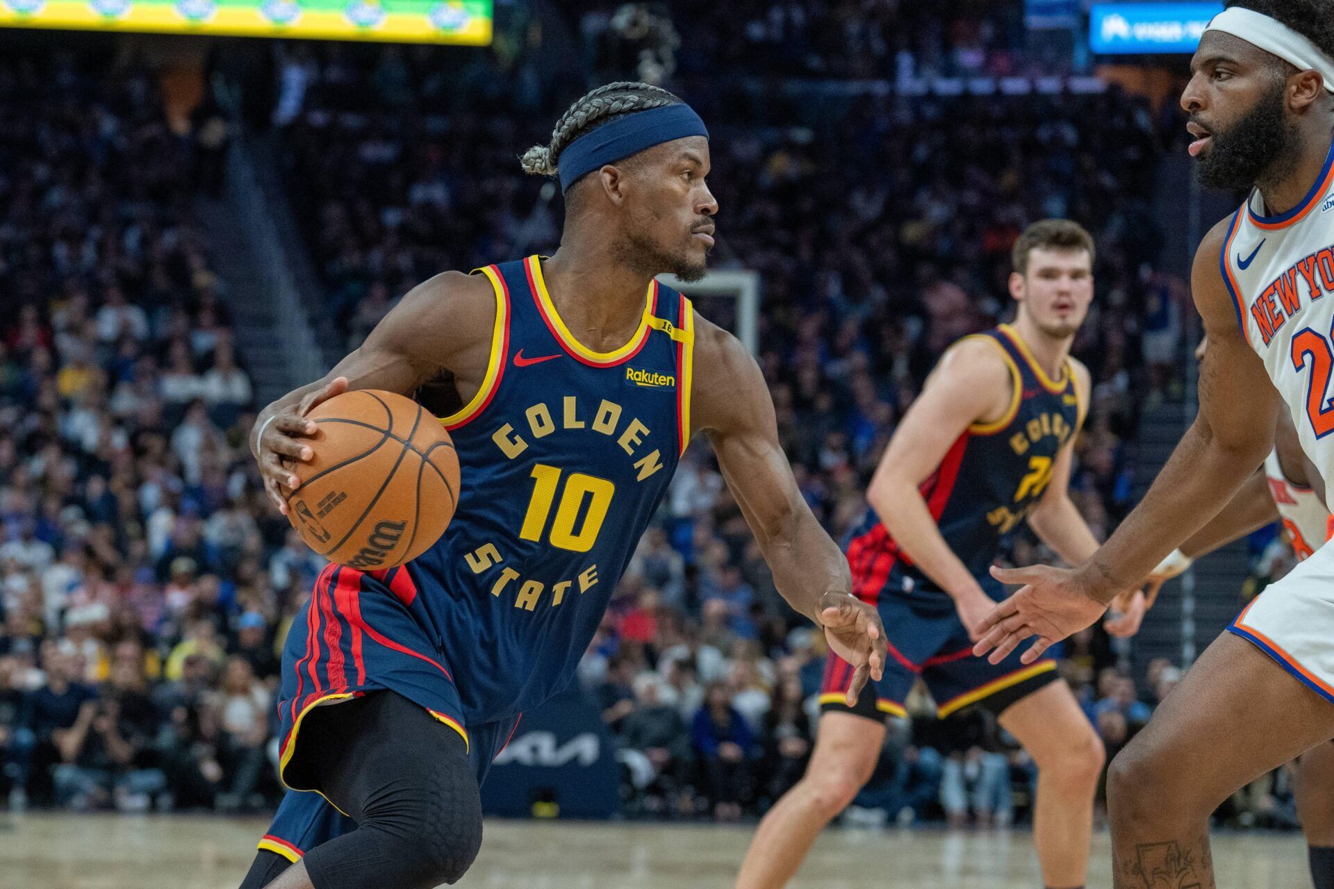 Golden State Warriors forward Jimmy Butler III (10) drives to the net against the New York Knicks during the fourth quarter at Chase Center.