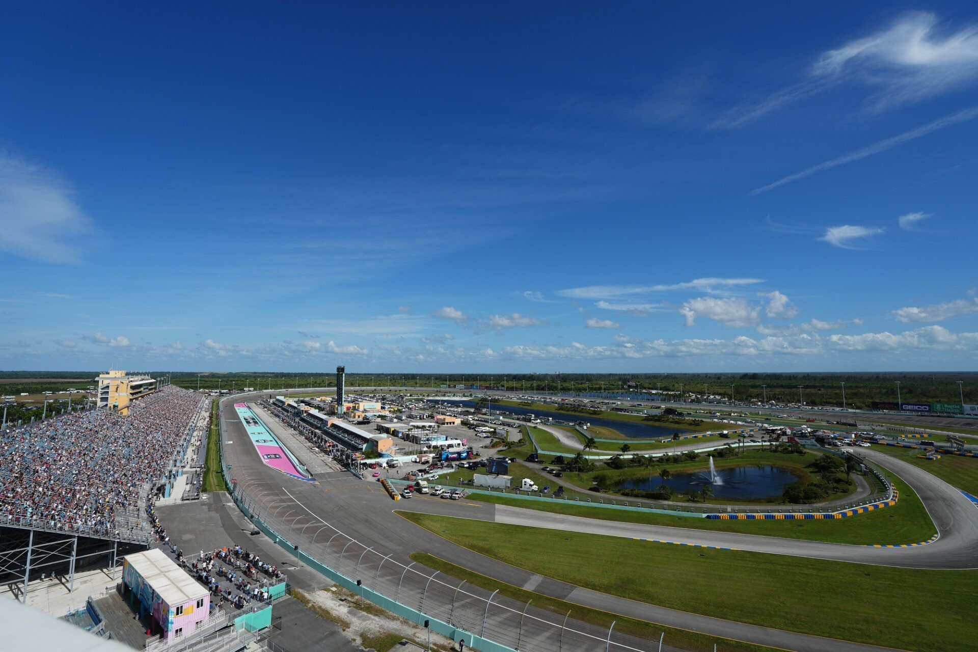A general over all during the Straight Talk Wireless 400 at Homestead-Miami Speedway.