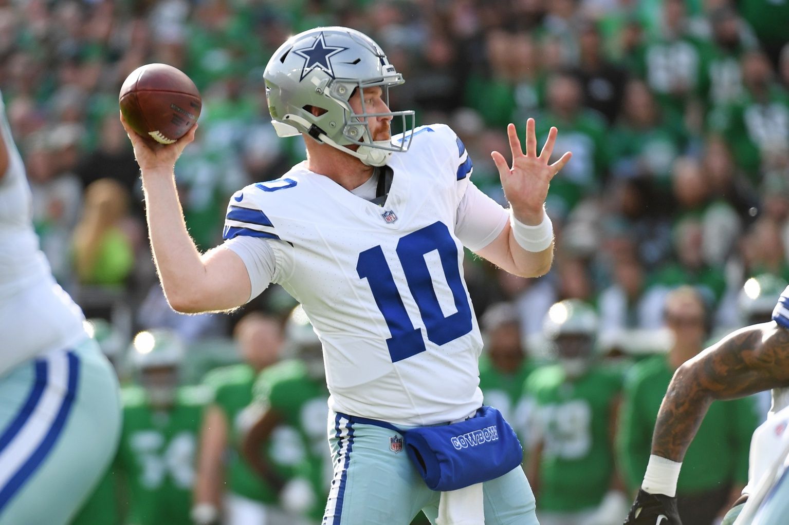 Dallas Cowboys quarterback Cooper Rush (10) throws a touchdown pass against the Philadelphia Eagles during the first quarter at Lincoln Financial Field.
