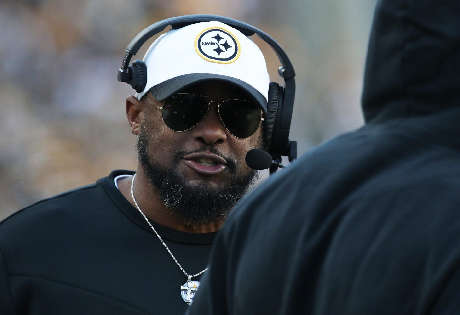 Pittsburgh Steelers head coach Mike Tomlin reacts on the sidelines against the Cleveland Browns during the third quarter at Acrisure Stadium.