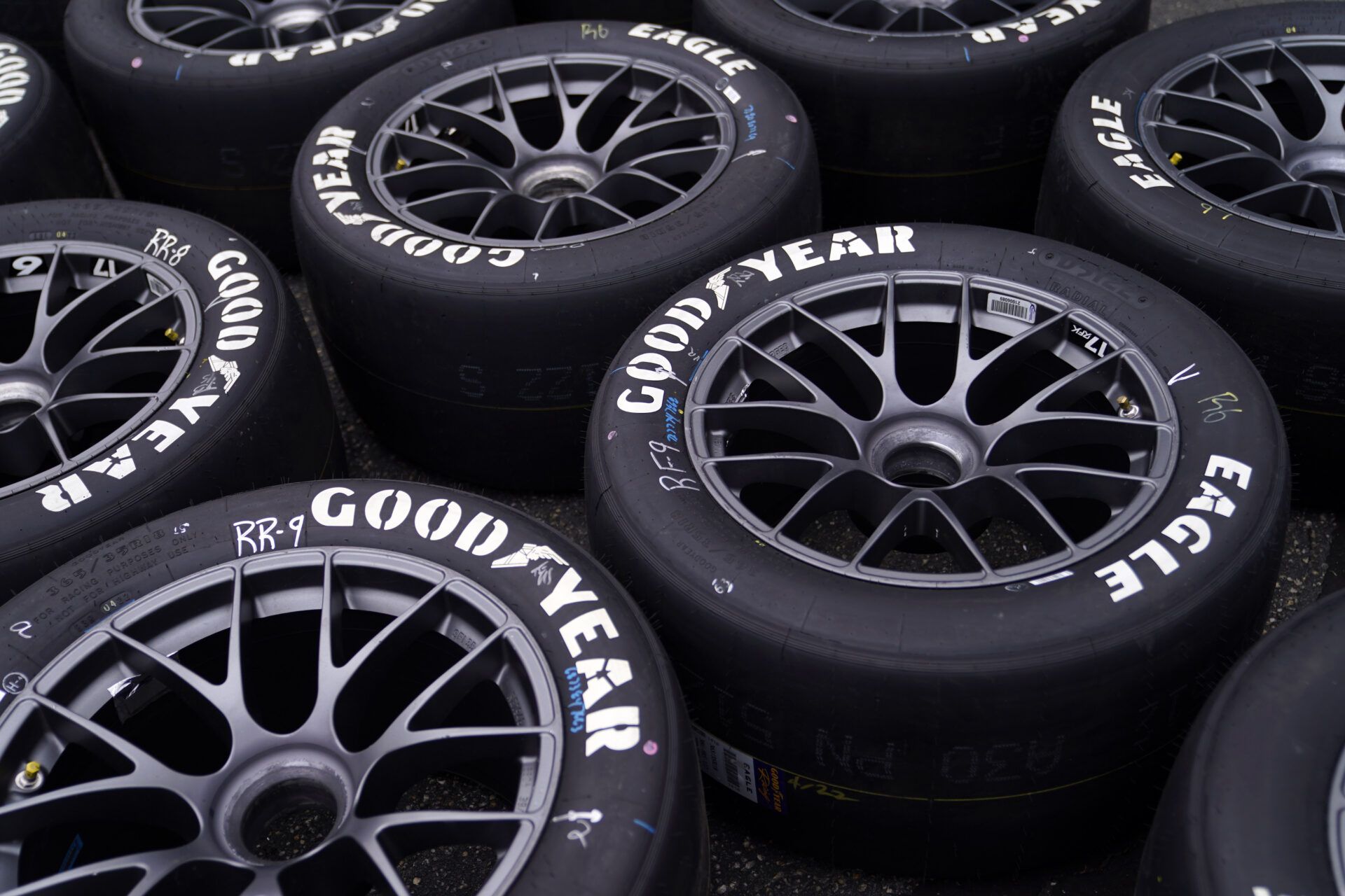 Wood Brothers Racing’s Lotus-inspired Darlington throwback sparked fan frenzy — relive the historic design and social media buzz.