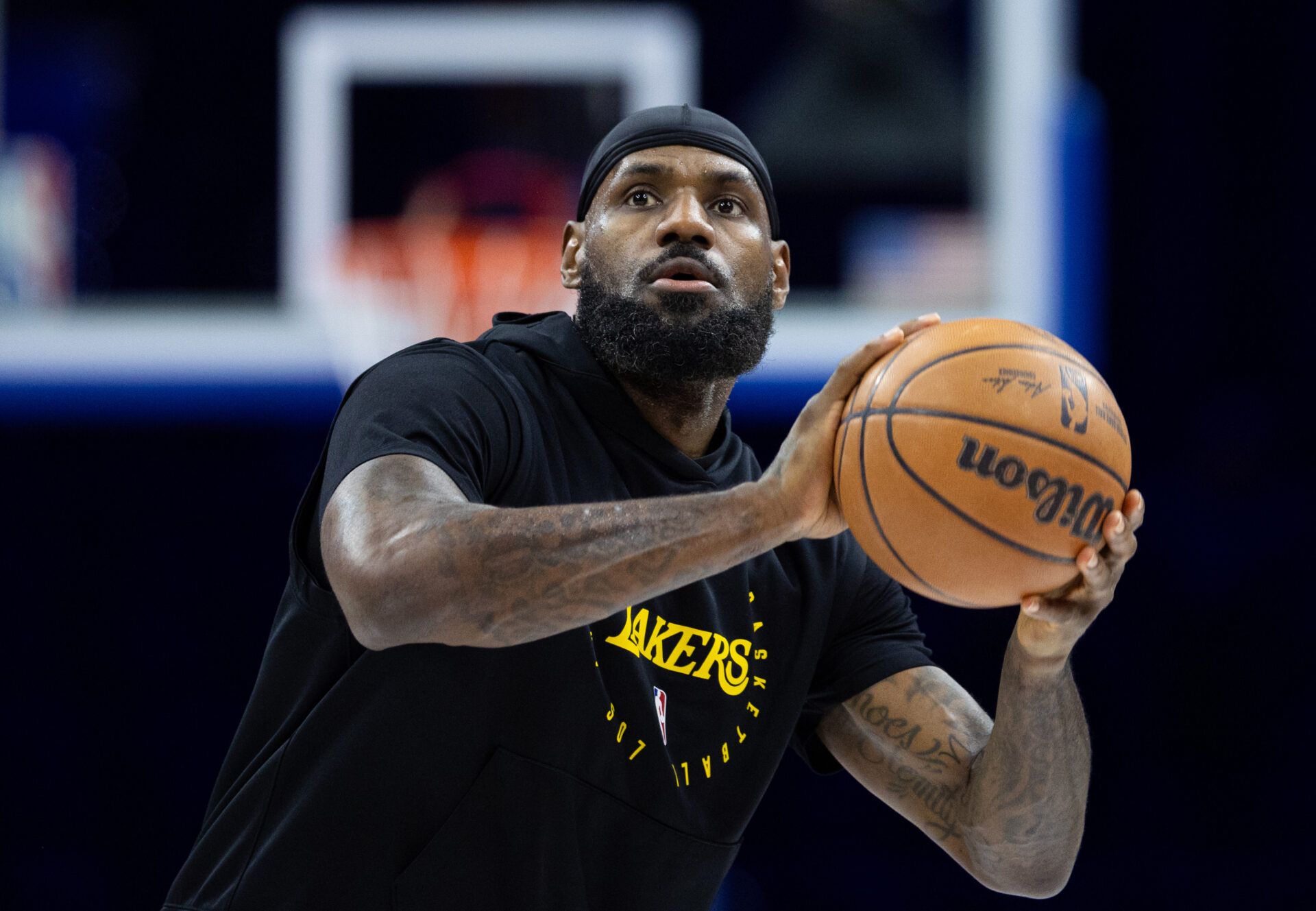 Was LeBron James' groin injury a ploy to rest for the playoffs? NBA fans share their theories as the Lakers forward stuns with his training drill.