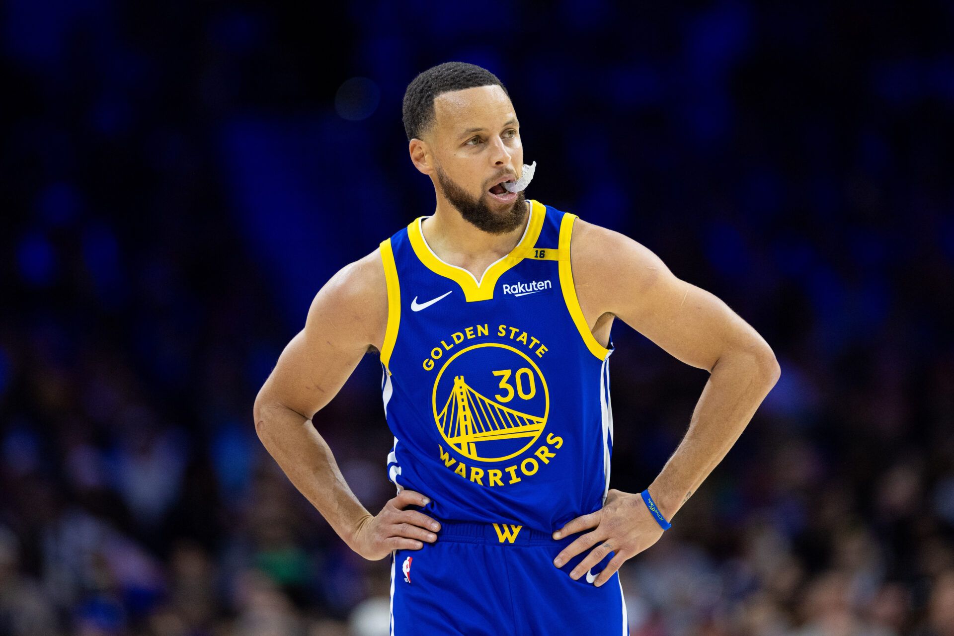 Shams Charania dropped a major injury update on Stephen Curry, who is traveling with the Warriors with his status versus the Heat in limbo.