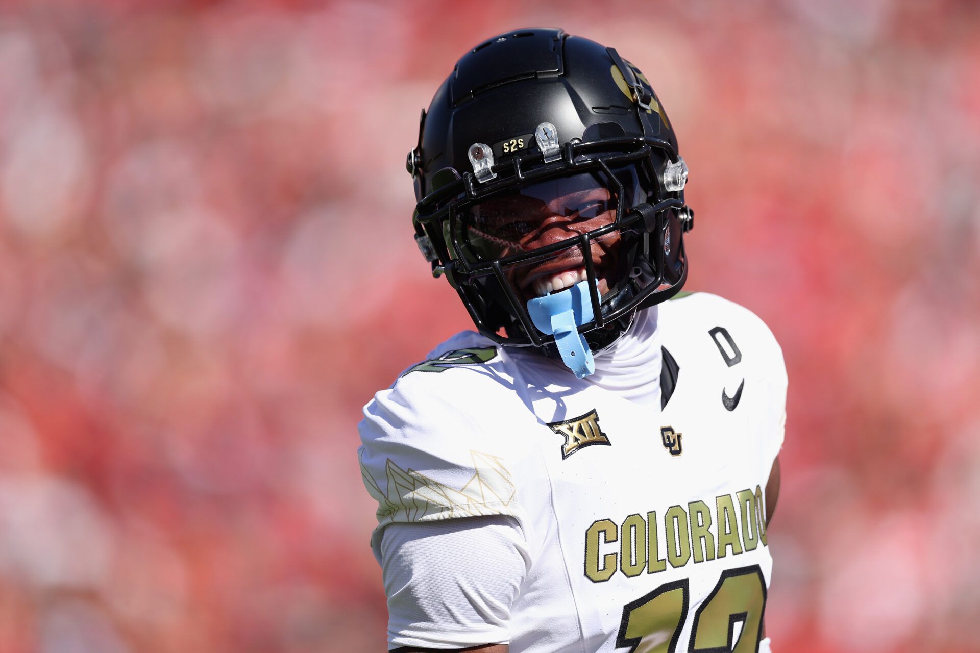 TUCSON, ARIZONA - OCTOBER 19: Wide receiver Travis Hunter #12 of the Colorado Buffaloes during the NCAAF game at Arizona Stadium on October 19, 2024 in Tucson, Arizona. The Buffalos defeated the Wildcats 34-7. (Photo by Christian Petersen/Getty Images)