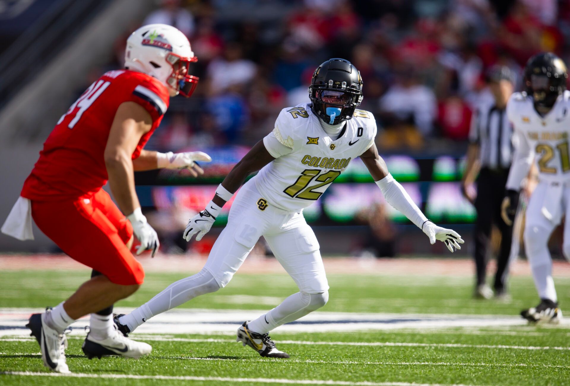 Travis Hunter faces a unique dilemma trying to play both ways, and NFL insider Albert Breer revealed some of the challenges Hunter will face.