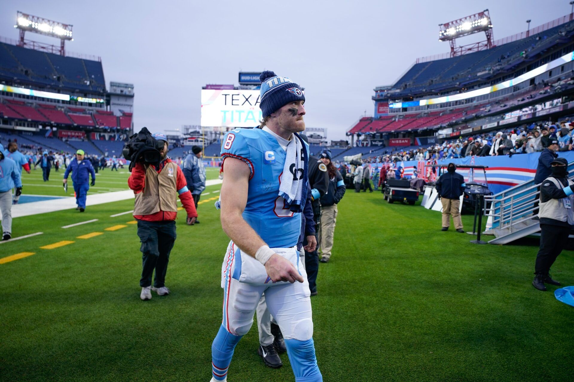 Titans GM Ignites Draft Trade Rumors With Surprising 6-Word Message