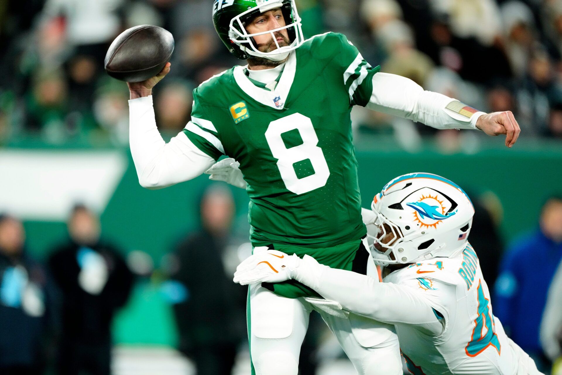 NFL Insider Provides Bold 4-Word Update On Aaron Rodgers’ Future