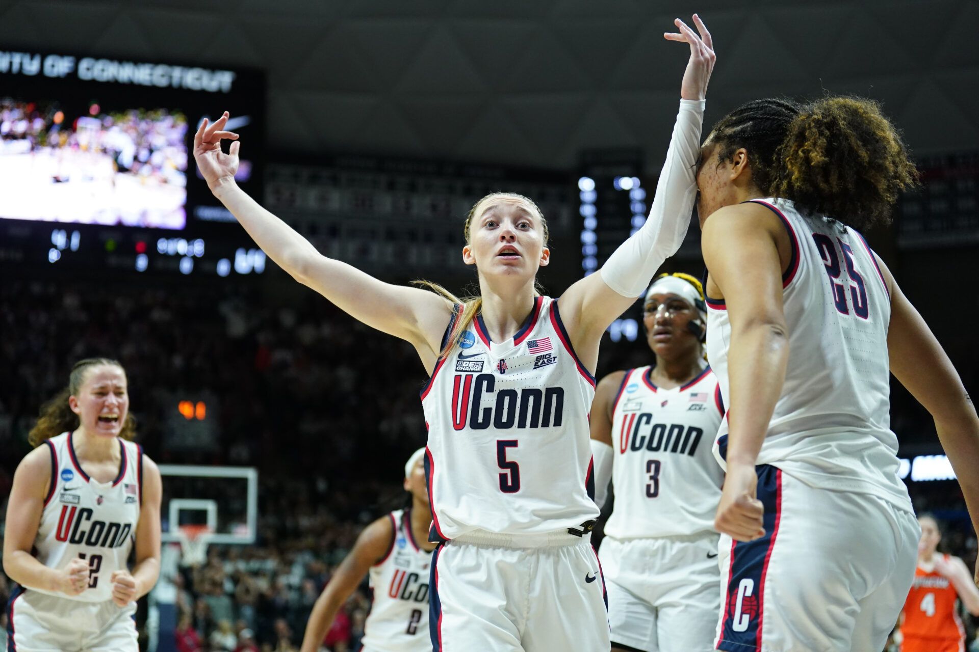 Paige Bueckers' parents, Bob Bueckers and Amy Dettbarn, played key roles in shaping the UConn star's basketball journey.