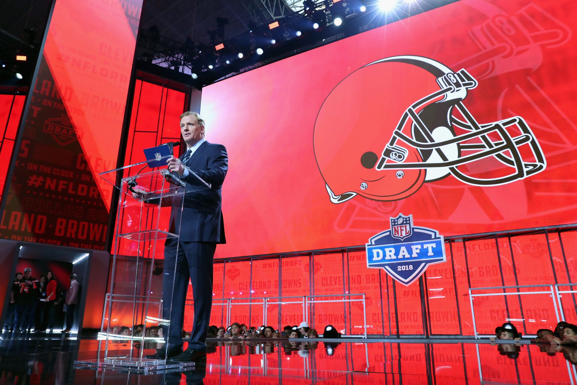 ARLINGTON, TX - APRIL 26: NFL Commissioner Roger Goodell announces a pick by the Cleveland Browns during the first round of the 2018 NFL Draft at AT&T Stadium on April 26, 2018 in Arlington, Texas. (Photo by Tom Pennington/Getty Images)