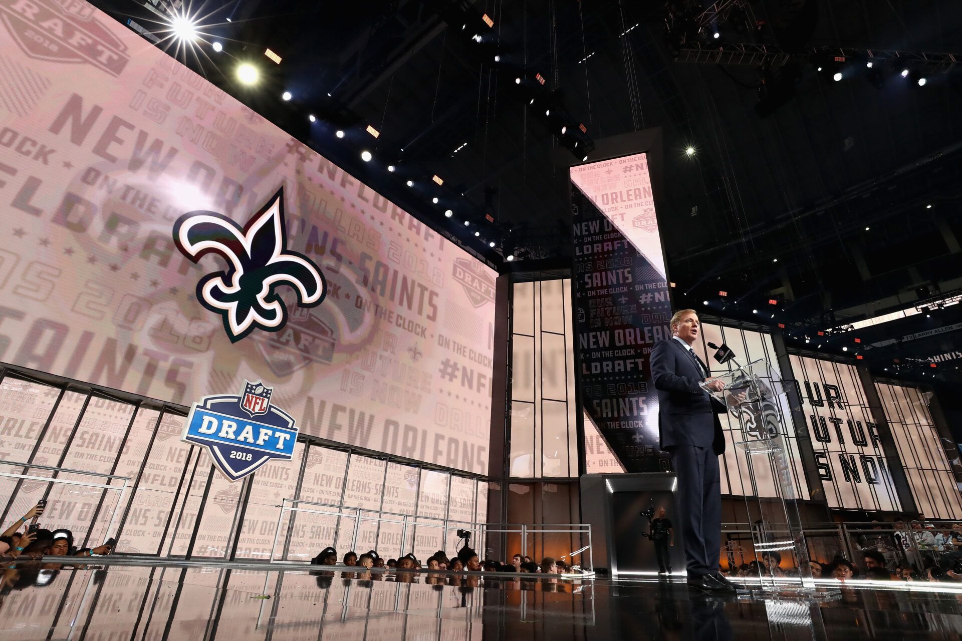 ARLINGTON, TX - APRIL 26: NFL Commissioner Roger Goodell announces a pick by the New Orleans Saints during the first round of the 2018 NFL Draft at AT&T Stadium on April 26, 2018 in Arlington, Texas. (Photo by Ronald Martinez/Getty Images)