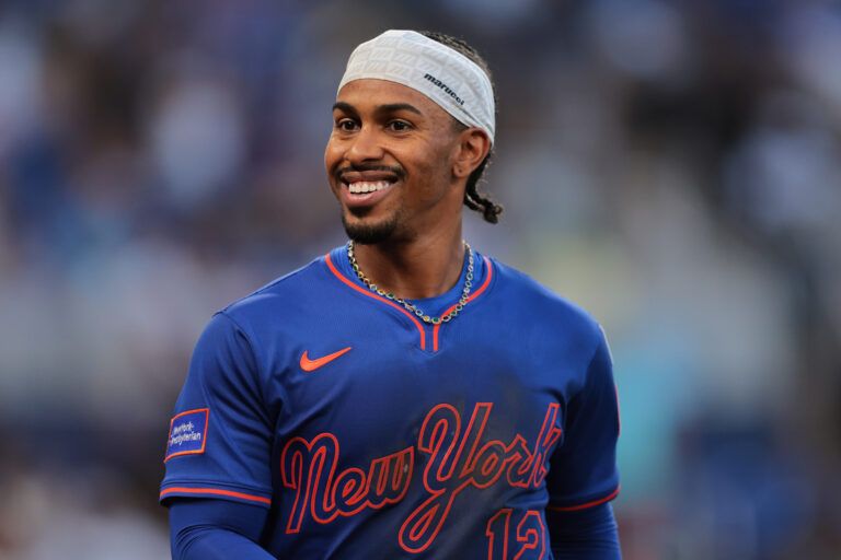 Francisco Lindor’s Sweet Mid-game Gesture to His Family at Their First Mets Game of the Season Melts Hearts