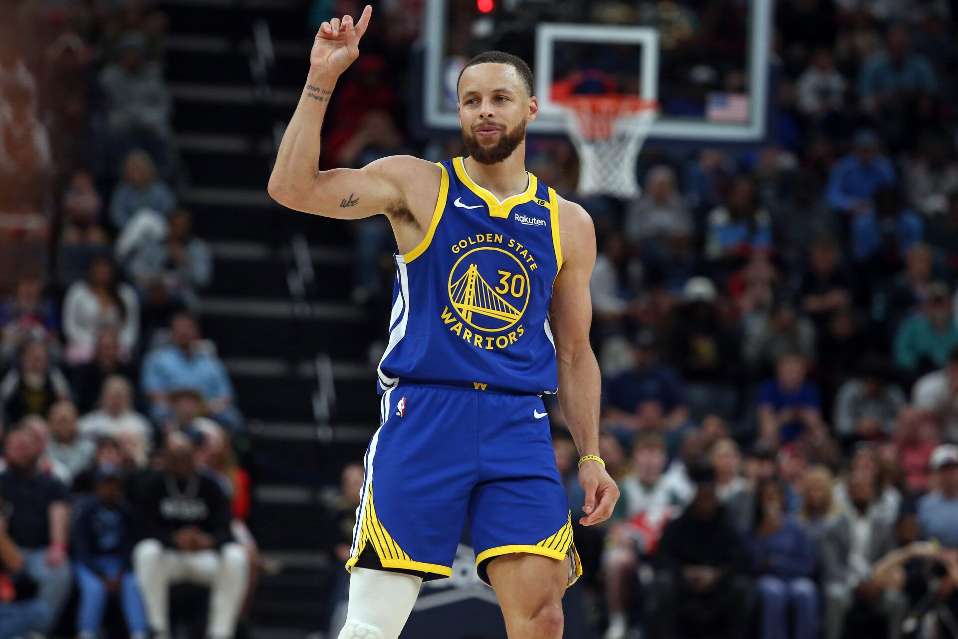 'Can't Believe He's Doing This' – Stephen Curry Stuns Warriors Coach Steve Kerr With Iconic 52-Point Game vs. Memphis