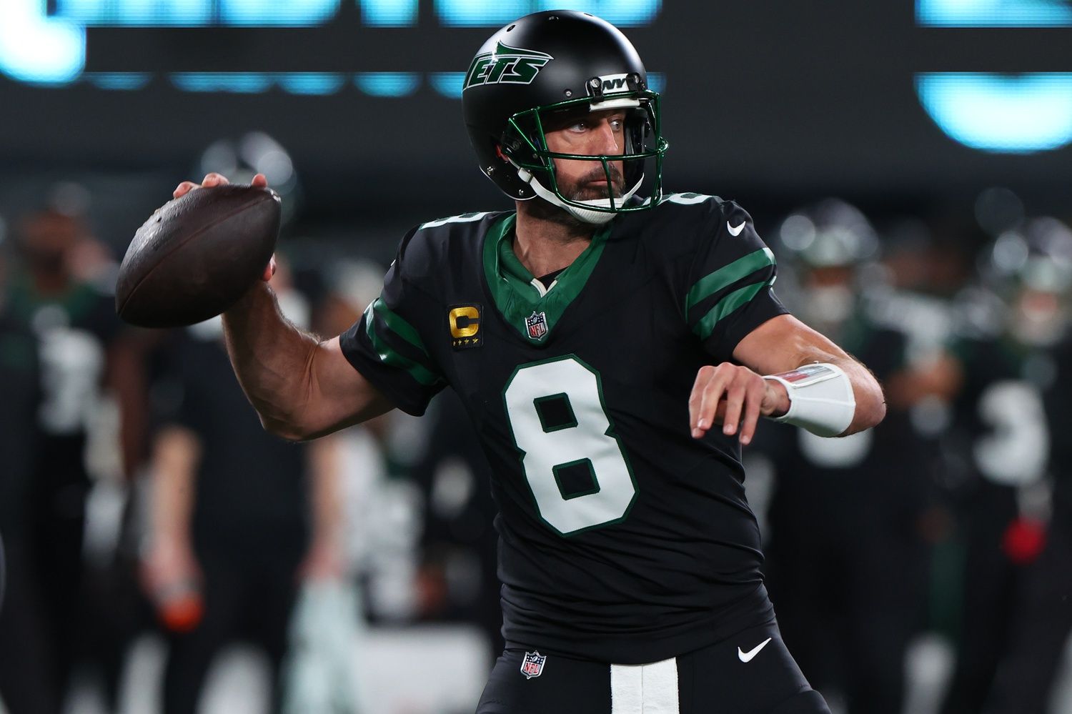 NFL Insider Believes Steelers 'Put Pressure On' Aaron Rodgers As Free Agency Drags On