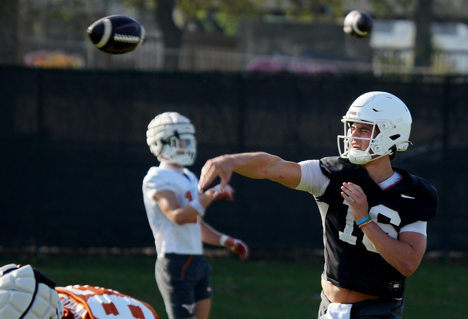 Are NFL Teams Zeroing In On Arch Manning and the QBs in the 2026 NFL Draft Over Shedeur Sanders?