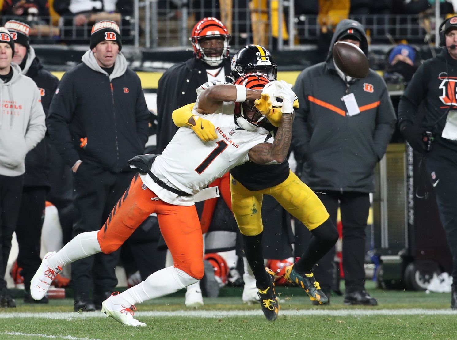Pittsburgh Steelers cornerback Joey Porter Jr. (24) defends a pass intended for Cincinnati Bengals wide receiver Ja'Marr Chase (1) during the fourth quarter at Acrisure Stadium.