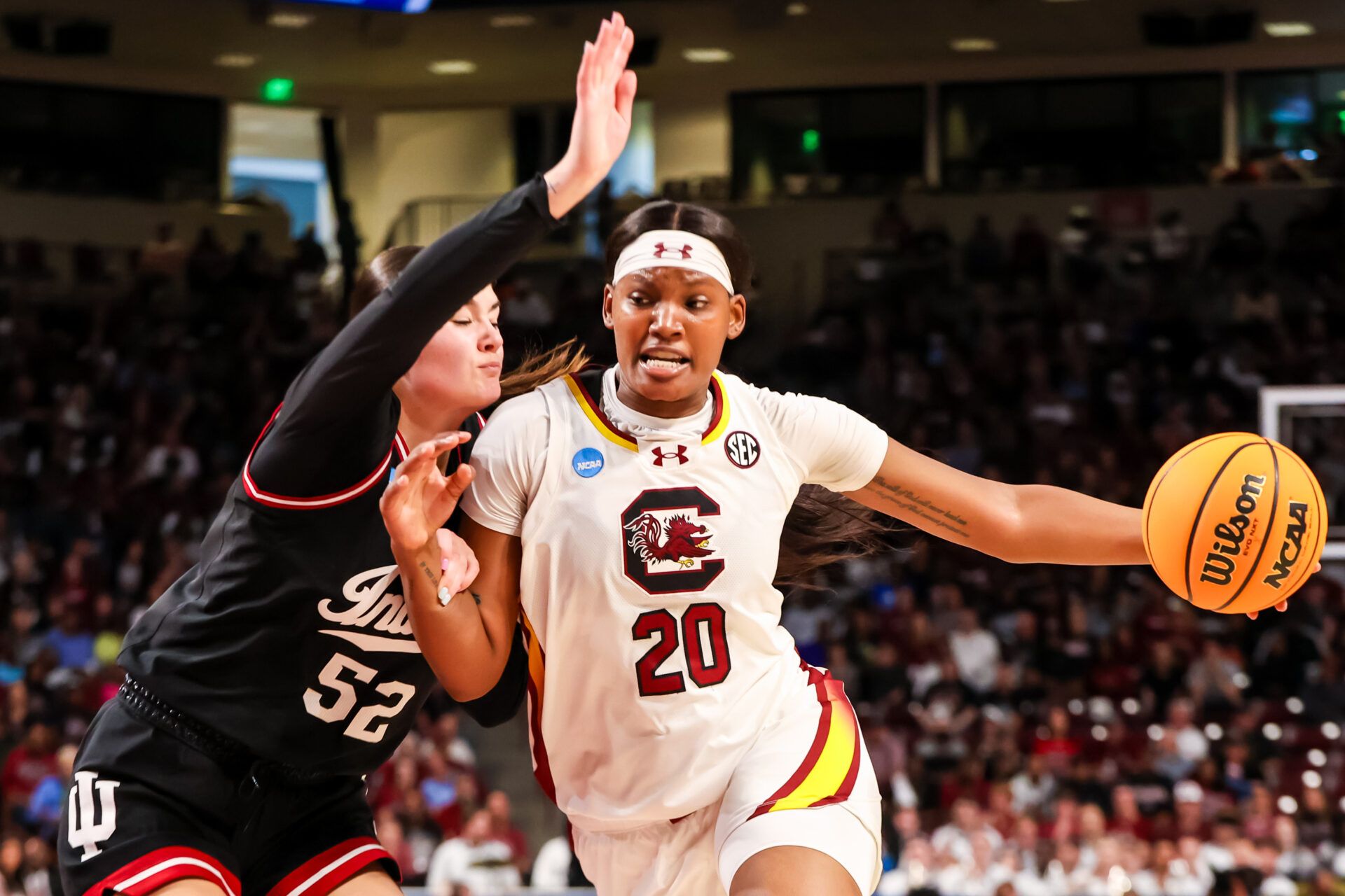 Discover Sania Feagin's rise in basketball, fueled by her family's sports legacy. Learn about her parents, Sherri and Charles, and her journey.
