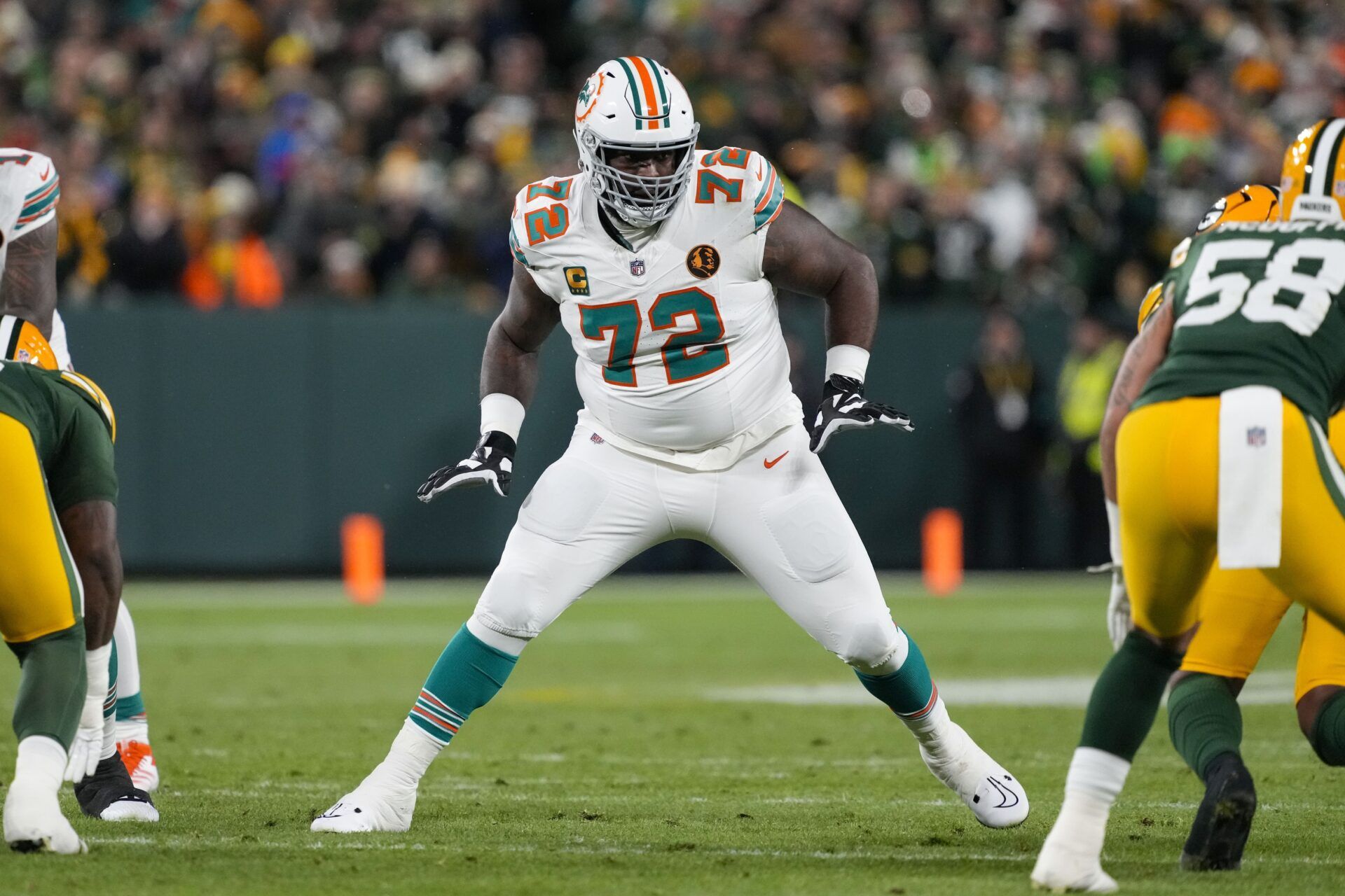 Dolphins 5-Time Pro Bowler Announces Retirement After 12-Year NFL Career