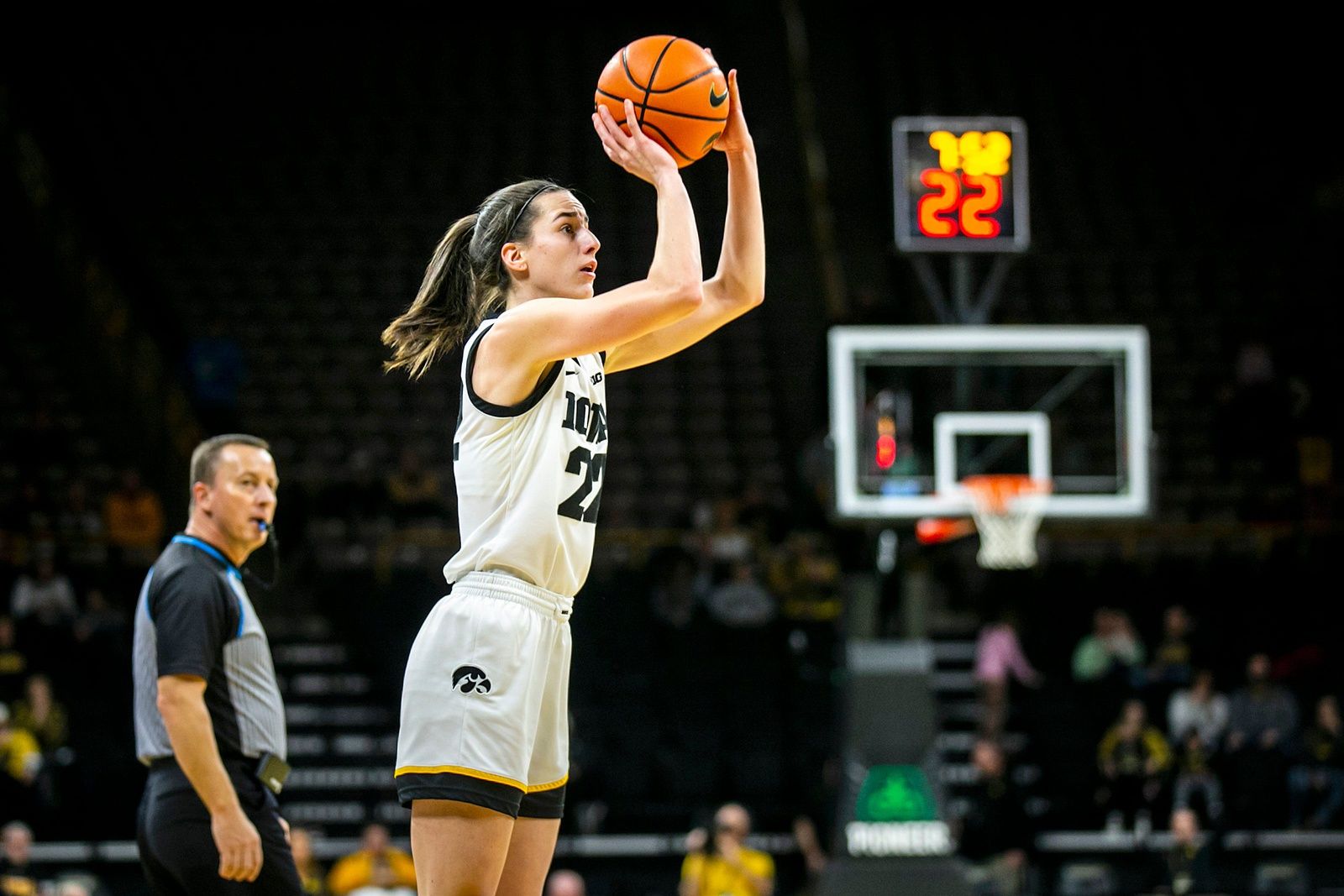 Caitlin Clark’s Failure Resurfaces After Paige Bueckers Achieves What Iowa Legend Failed To