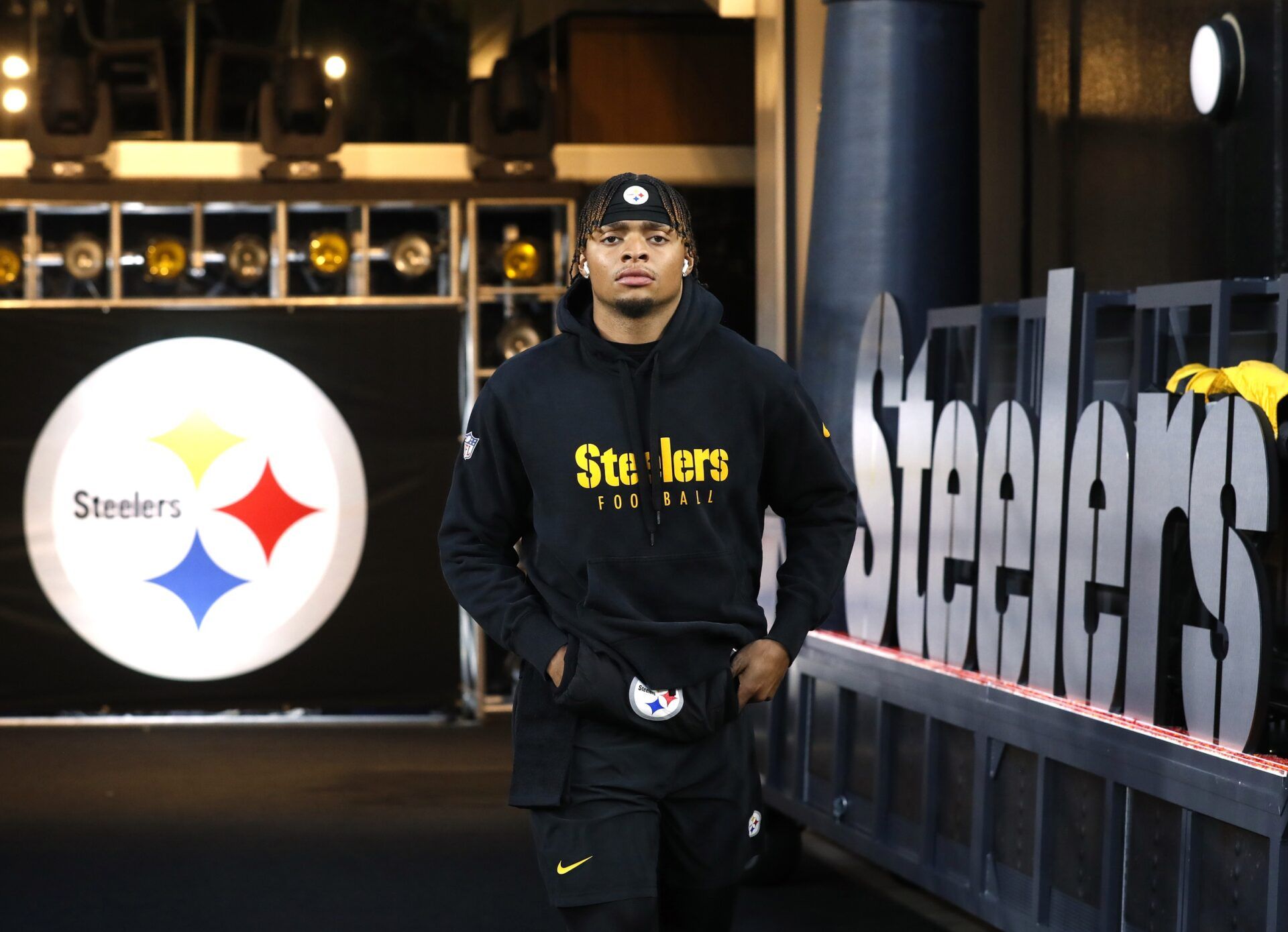 Former NFL QB Raises Major Concern About How Justin Fields Will Fit In Jets’ Offense