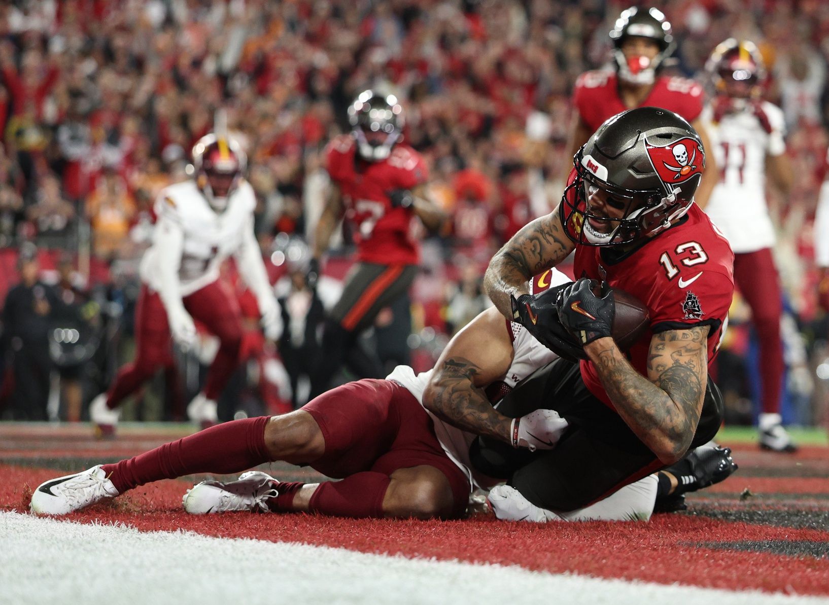 Buccaneers Legend Ronde Barber Makes Bold Prediction About Mike Evans’ NFL Future As He Enters Contract Year