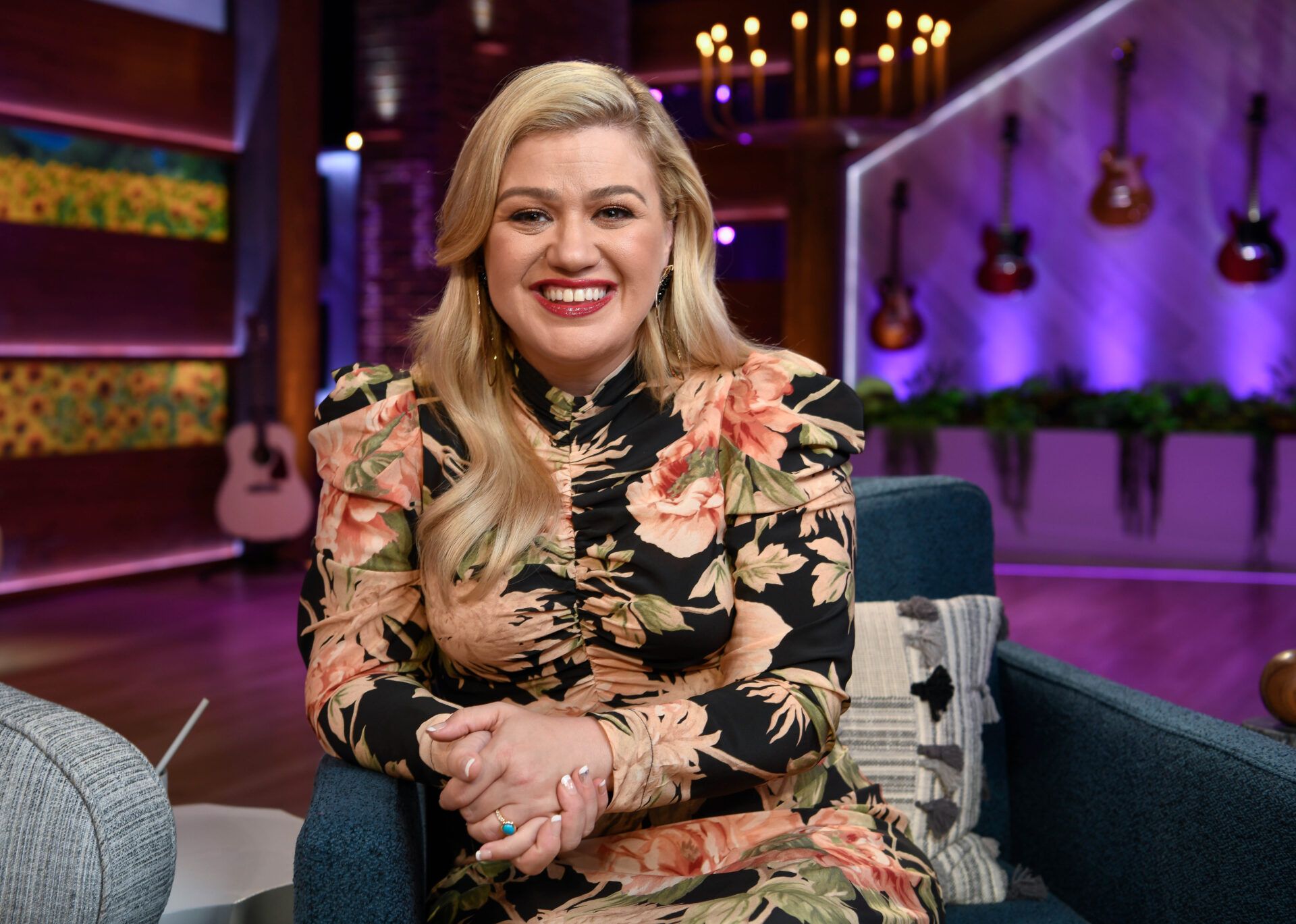 Aug 28, 2019; Beverly Hills, CA, USA; Los Angeles, CA, U.S.A .: Portrait of Kelly Clarkson on the set of her new nationally syndicated daytime talk show produced at NBC Universal in Los Angeles. Mandatory Credit: Robert Hanashiro-USA TODAY