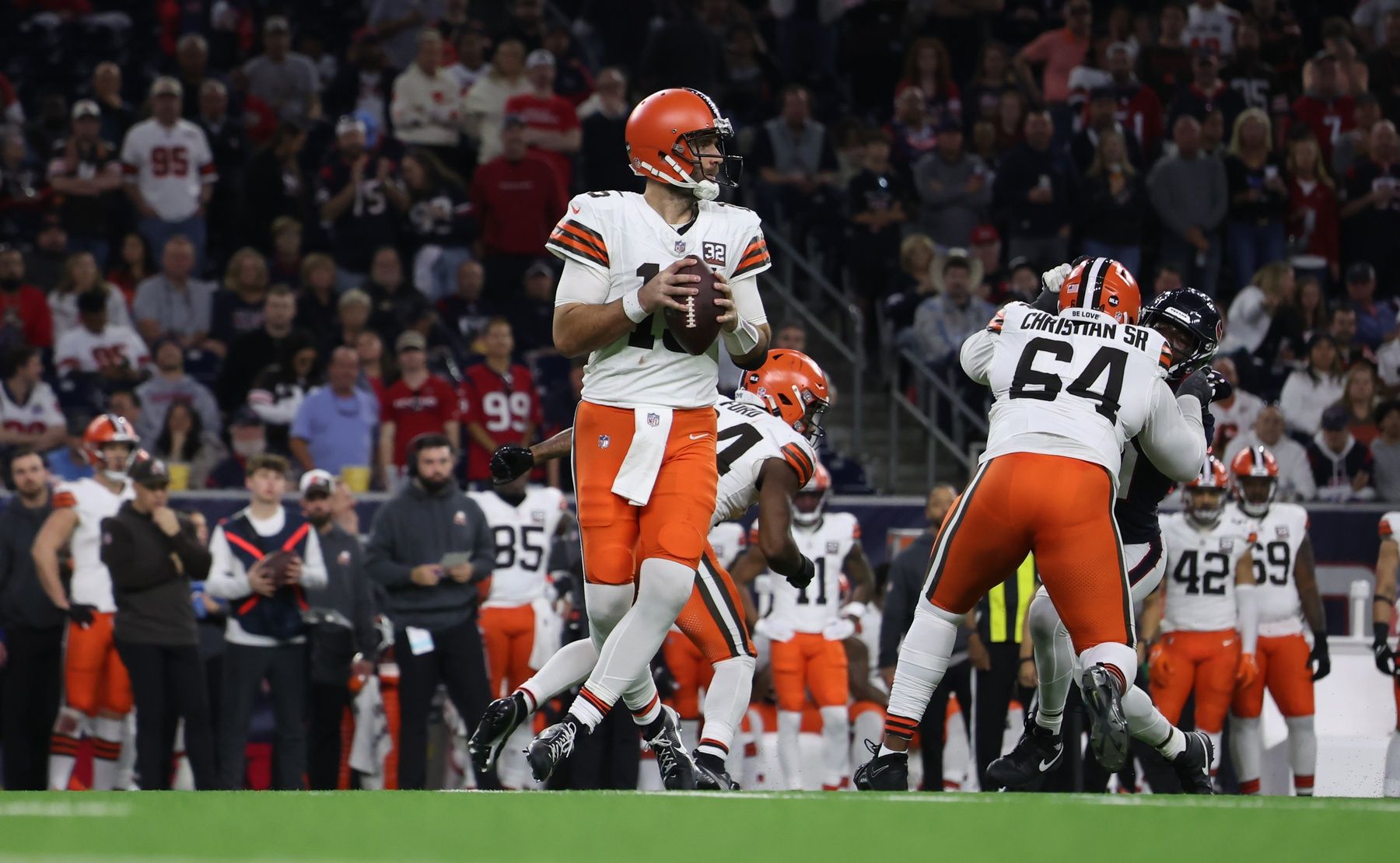 Browns Add Experience to QB Room By Signing Former Super Bowl MVP to Contract Worth Up to $13 Million