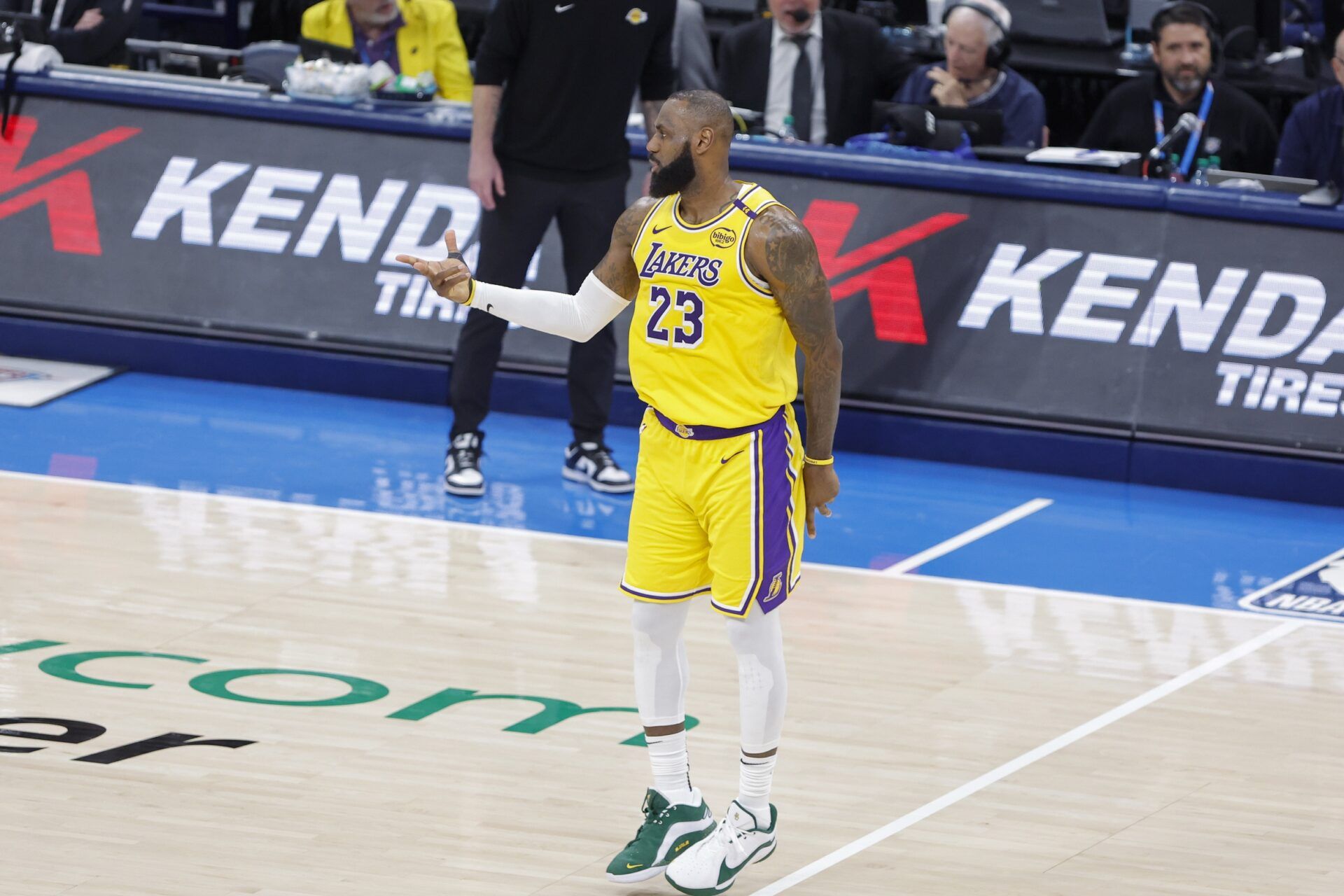 Los Angeles Lakers forward LeBron James (23) gestures after scoring a three point basket against the Oklahoma City Thunder during the second half at Paycom Center.