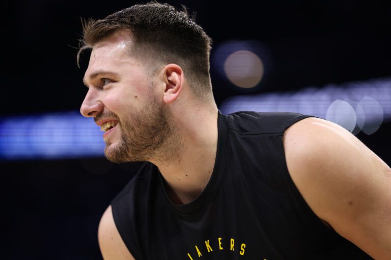 Why does Kobe Bryant's teammate Sasha Vujačić believe that Los Angeles Lakers star Luka Dončić is reminiscent of the Black Mamba.