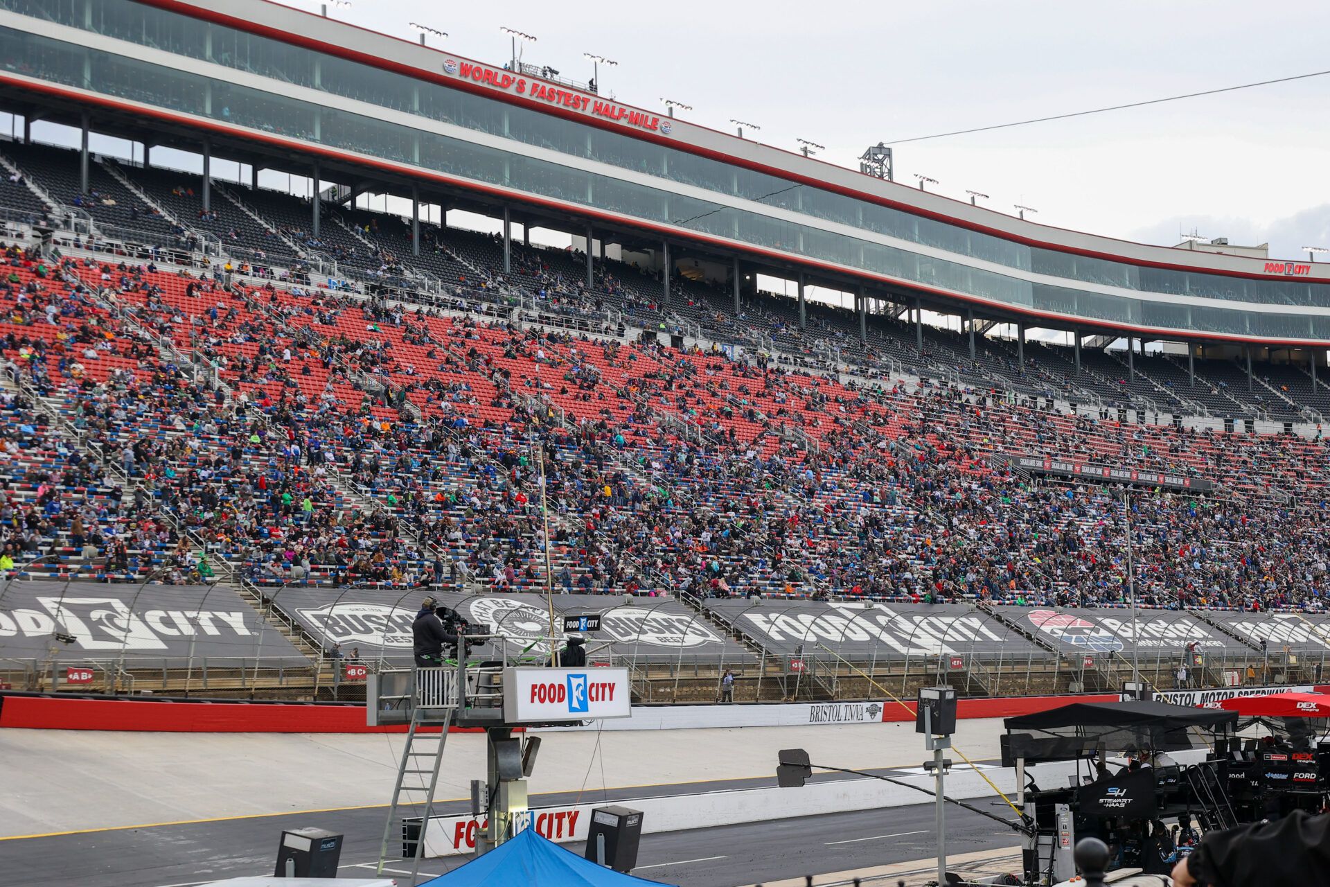 Here is all you need to know about the practice and qualifying order as NASCAR heads to Bristol Motor Speedway for the Food City 500.
