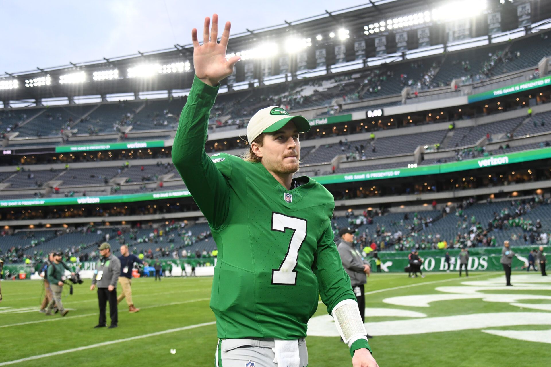 Super Bowl Champion QB Kenny Pickett Sends Strong Message to New Browns Teammates After Offseason Trade