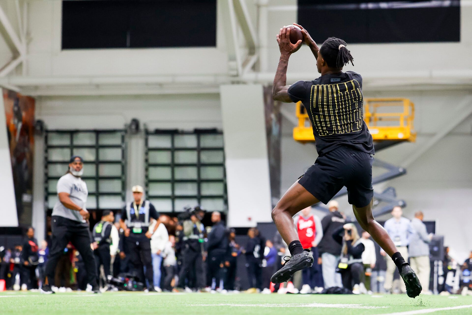 NFL Analyst Sends Strong Message to All 32 NFL Teams on How to Use Travis Hunter As a 2-Way Player