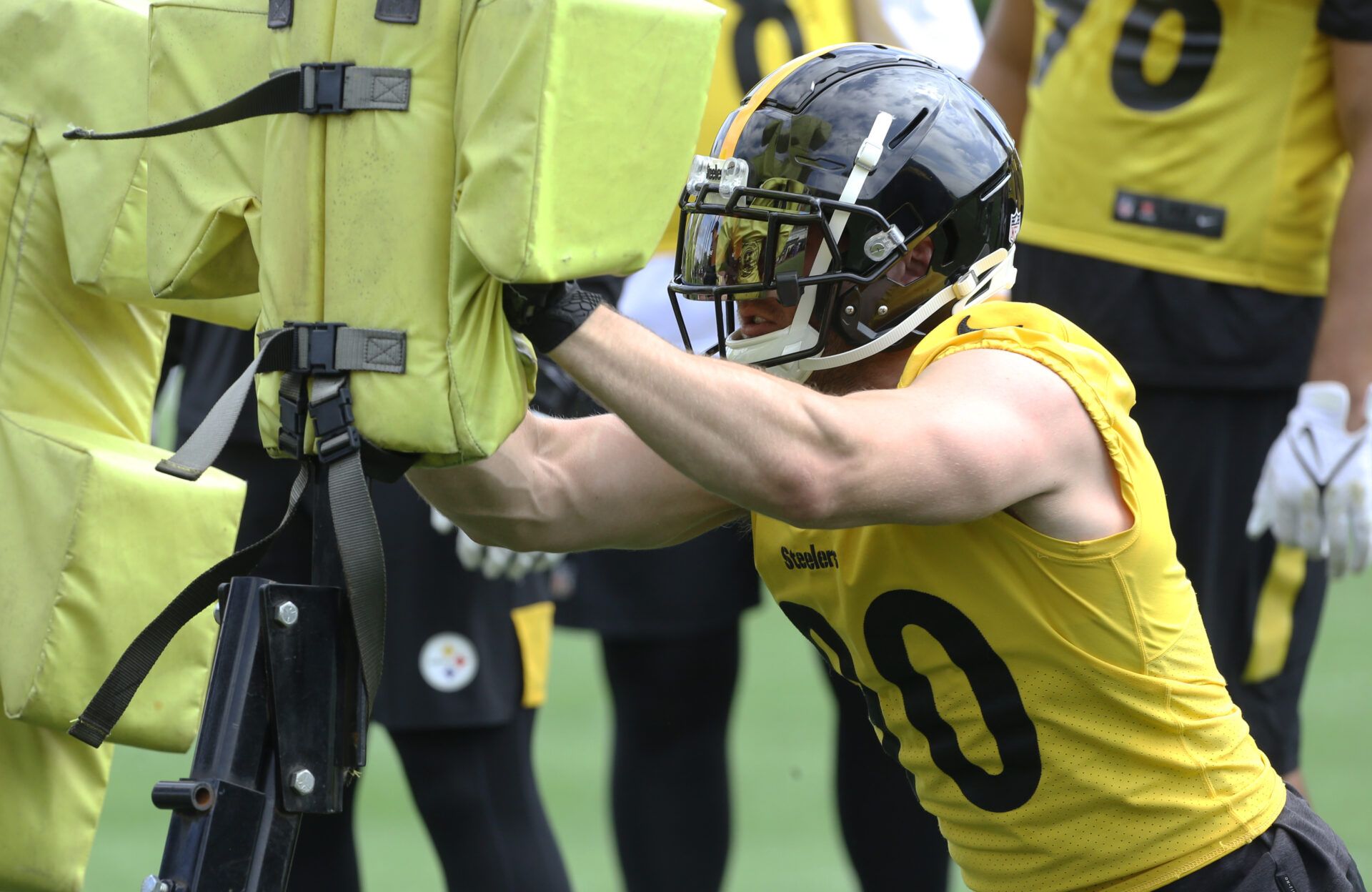 Steelers Insider Provides Concerning Update On T.J. Watt’s ’Really Complicated’ Contract Talks With Pittsburgh