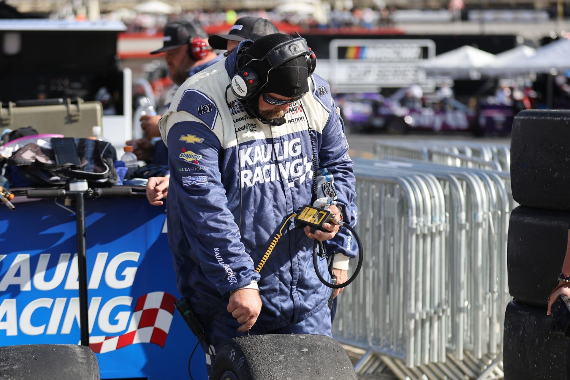 Jeff Gordon Raises Red Flag as Bristol’s Tire Drama Sparks Growing NASCAR Concerns