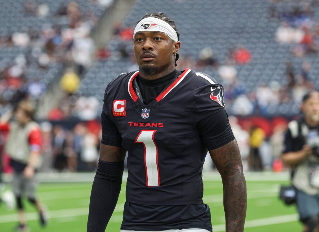 Cardi B Dances On Stefon Diggs At Club, and Offset’s 4-Word Reaction